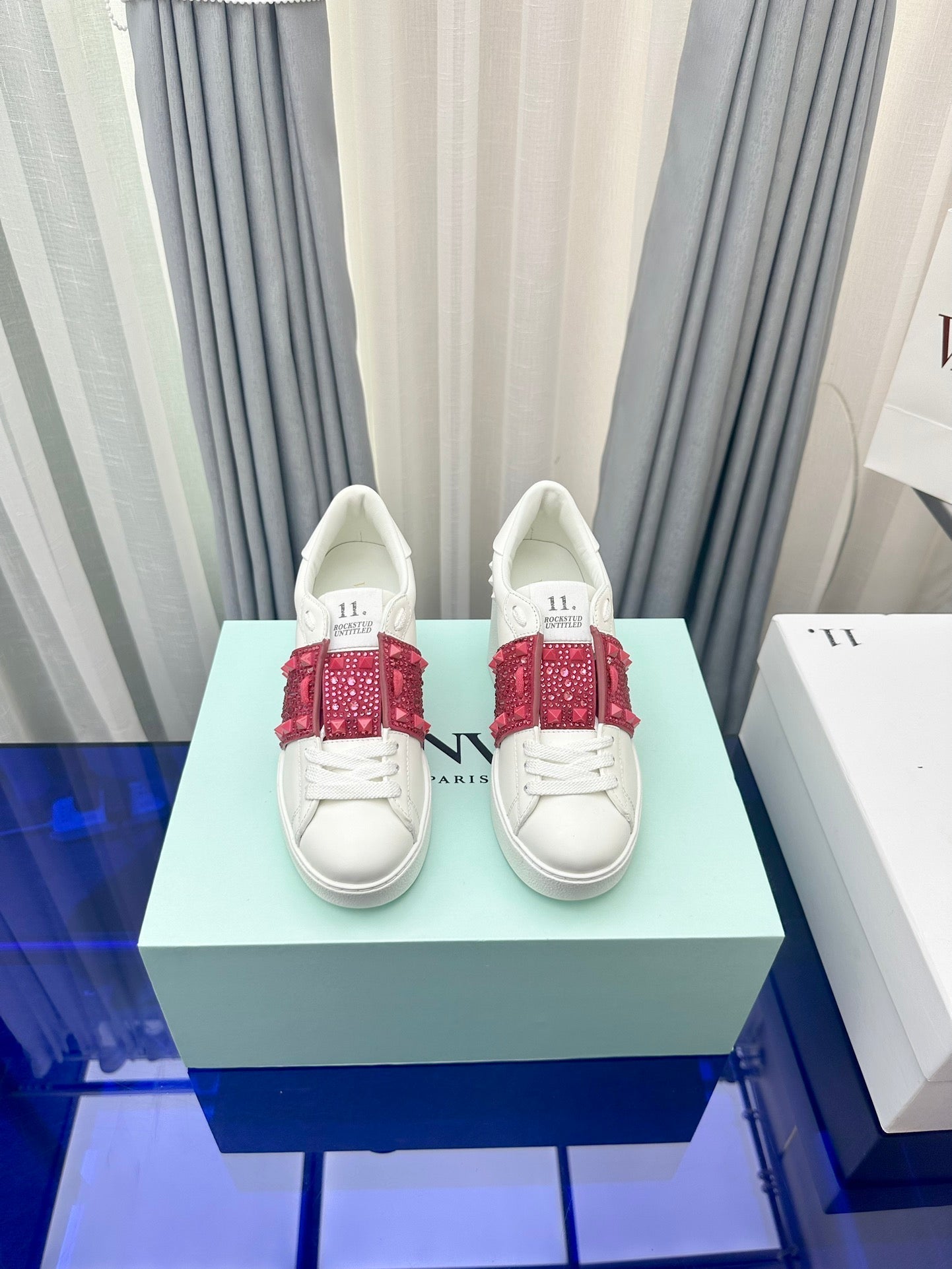 FLATFORM ROCKSTUD UNTITLED SNEAKER IN WHITE MIX MAGENTA PURPLE CALFSKIN WITH RHINSTONES - 35