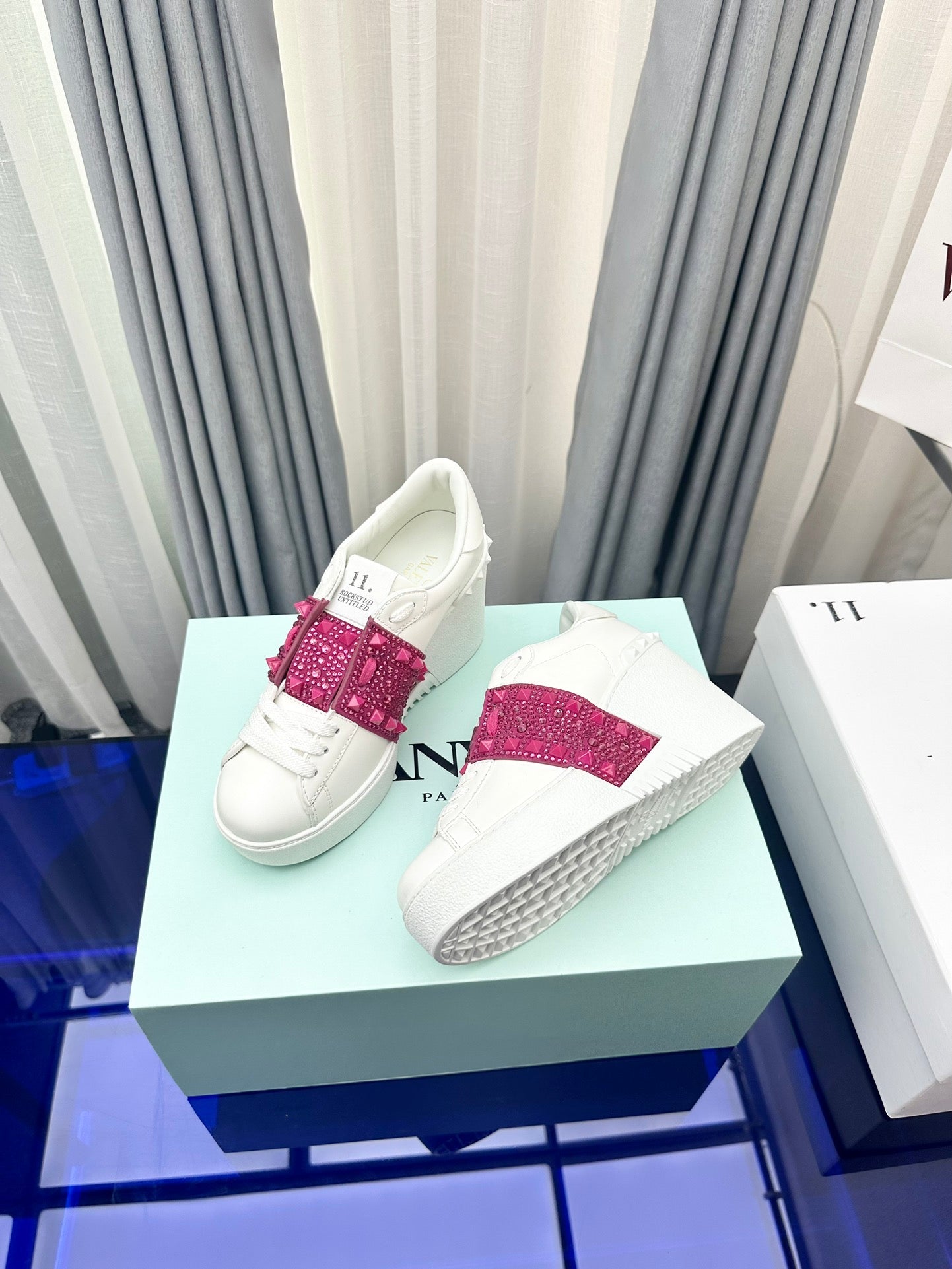 FLATFORM ROCKSTUD UNTITLED SNEAKER IN WHITE MIX MAGENTA PURPLE CALFSKIN WITH RHINSTONES - 35