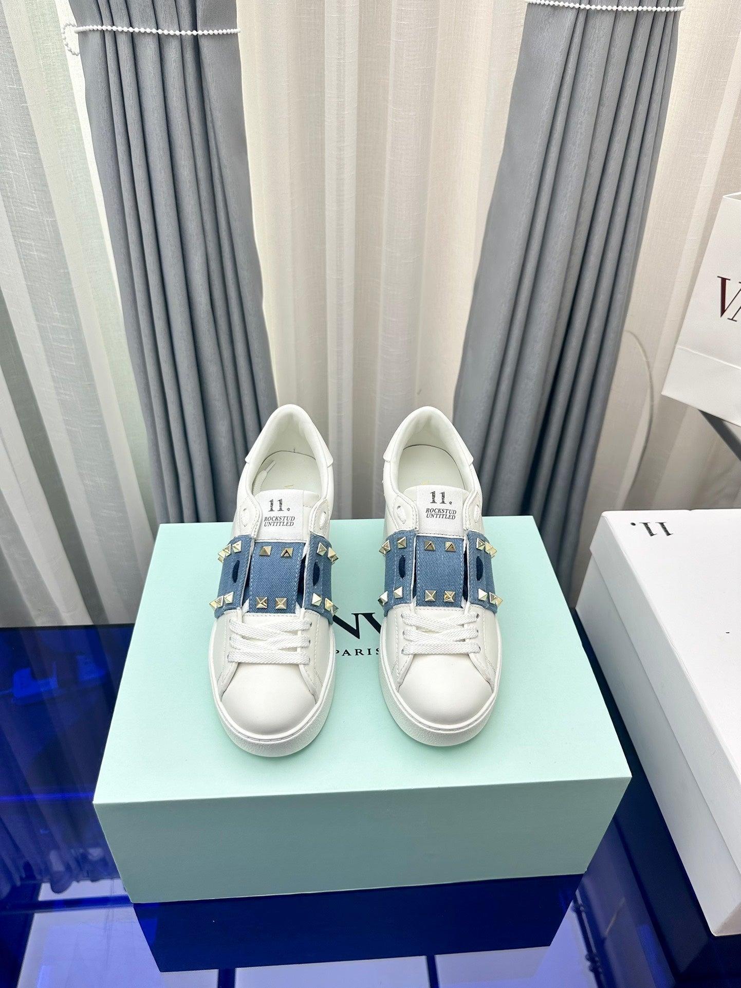 FLATFORM ROCKSTUD UNTITLED SNEAKER IN WHITE CALFSKIN MIX AEGEAN BLUE FABRIC - 35
