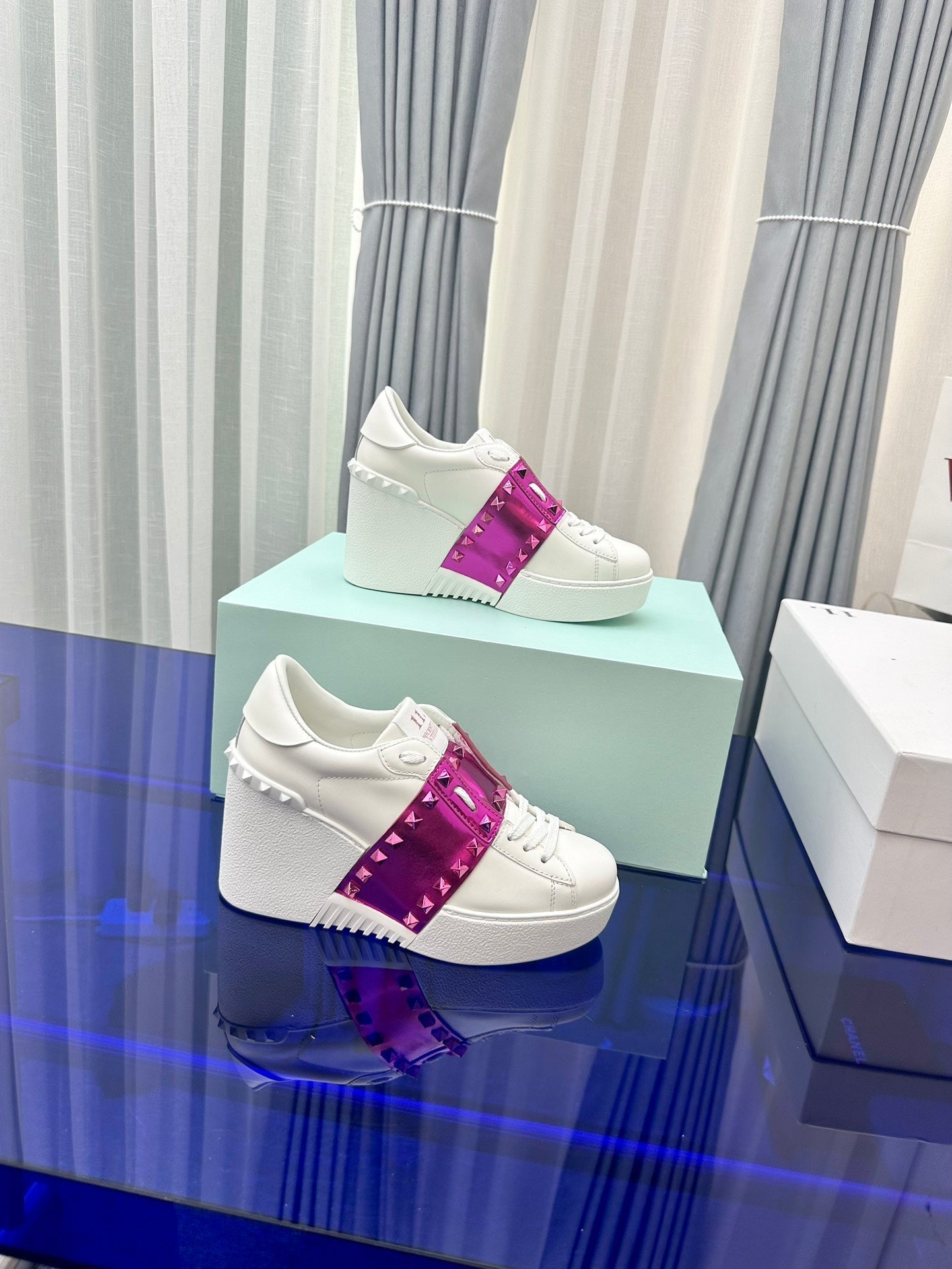 FLATFORM ROCKSTUD UNTITLED SNEAKER IN WHITE MIX MAGENTA PURPLE CALFSKIN - 35