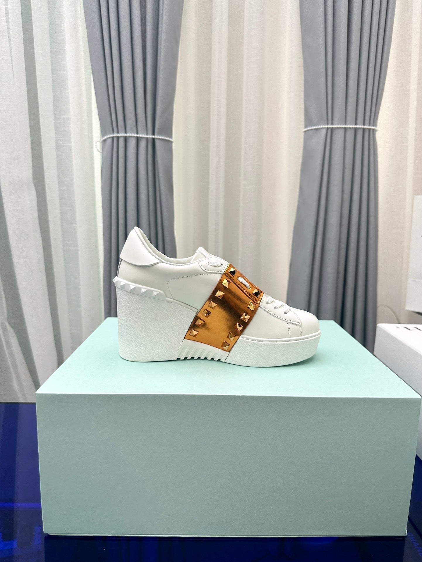 FLATFORM ROCKSTUD UNTITLED SNEAKER IN WHITE MIX COPPER BROWN CALFSKIN - 35