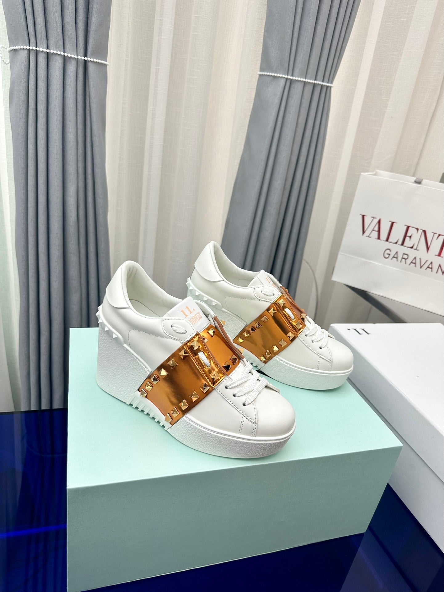 FLATFORM ROCKSTUD UNTITLED SNEAKER IN WHITE MIX COPPER BROWN CALFSKIN - 35