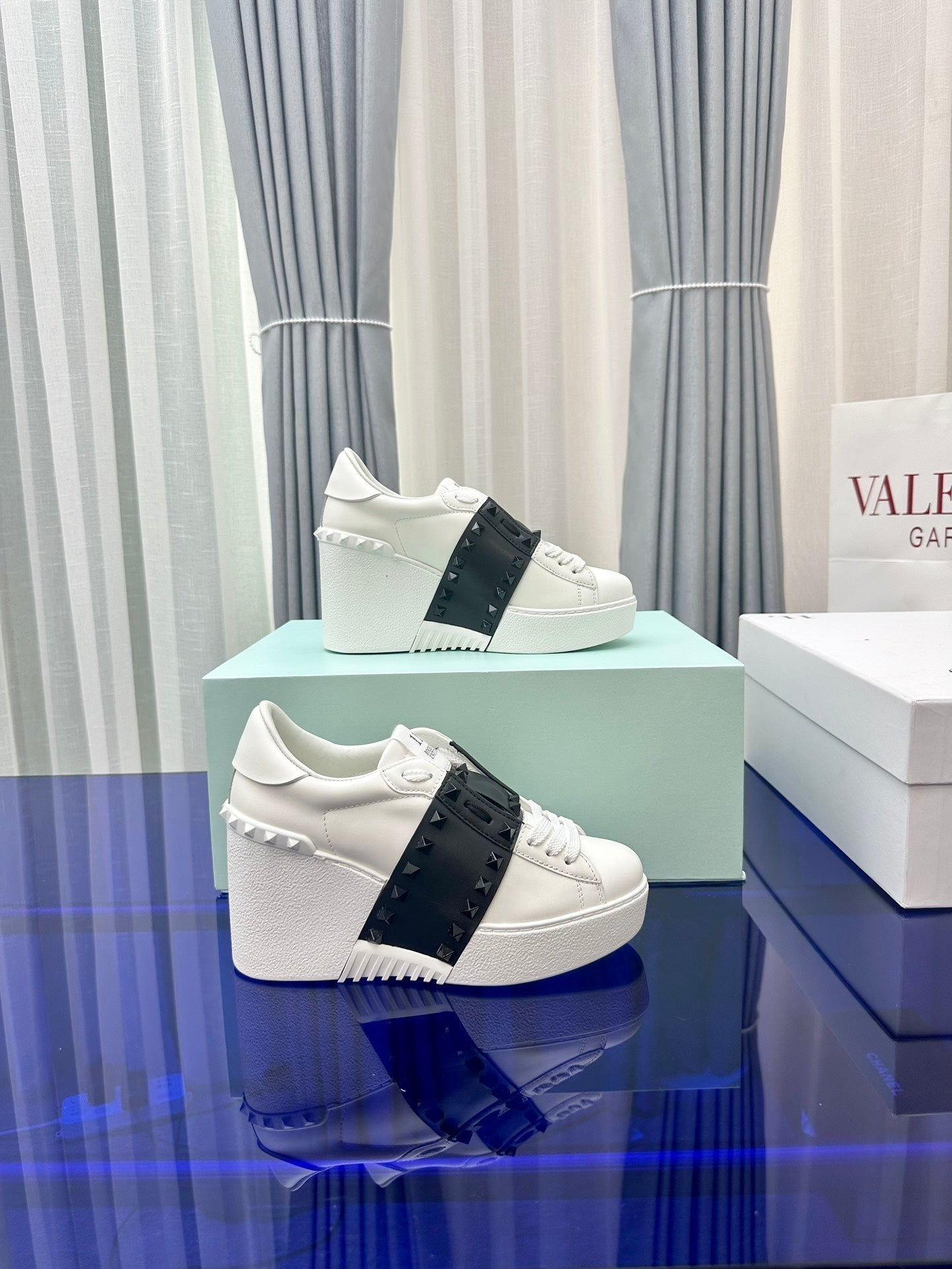 FLATFORM ROCKSTUD UNTITLED SNEAKER IN WHITE MIX BLACK CALFSKIN - 35
