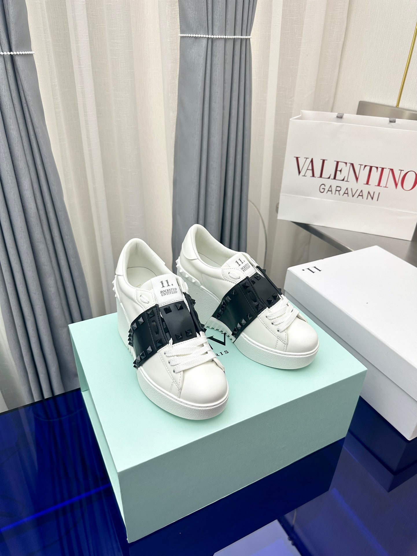 FLATFORM ROCKSTUD UNTITLED SNEAKER IN WHITE MIX BLACK CALFSKIN - 35