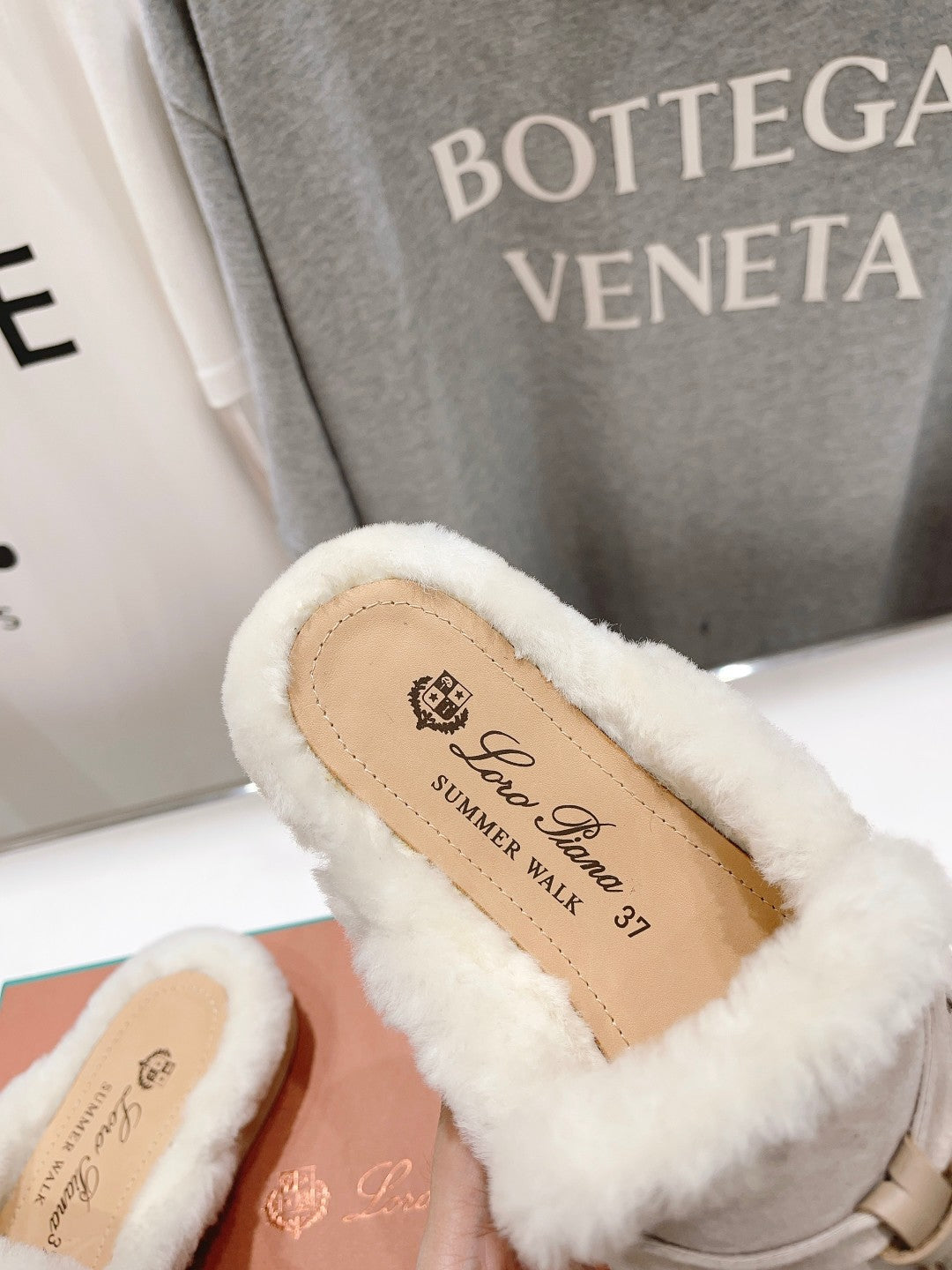 LP CHARMS WALK BABOUCHE LOAFERS CREAMY WHITE FLEECE - 35