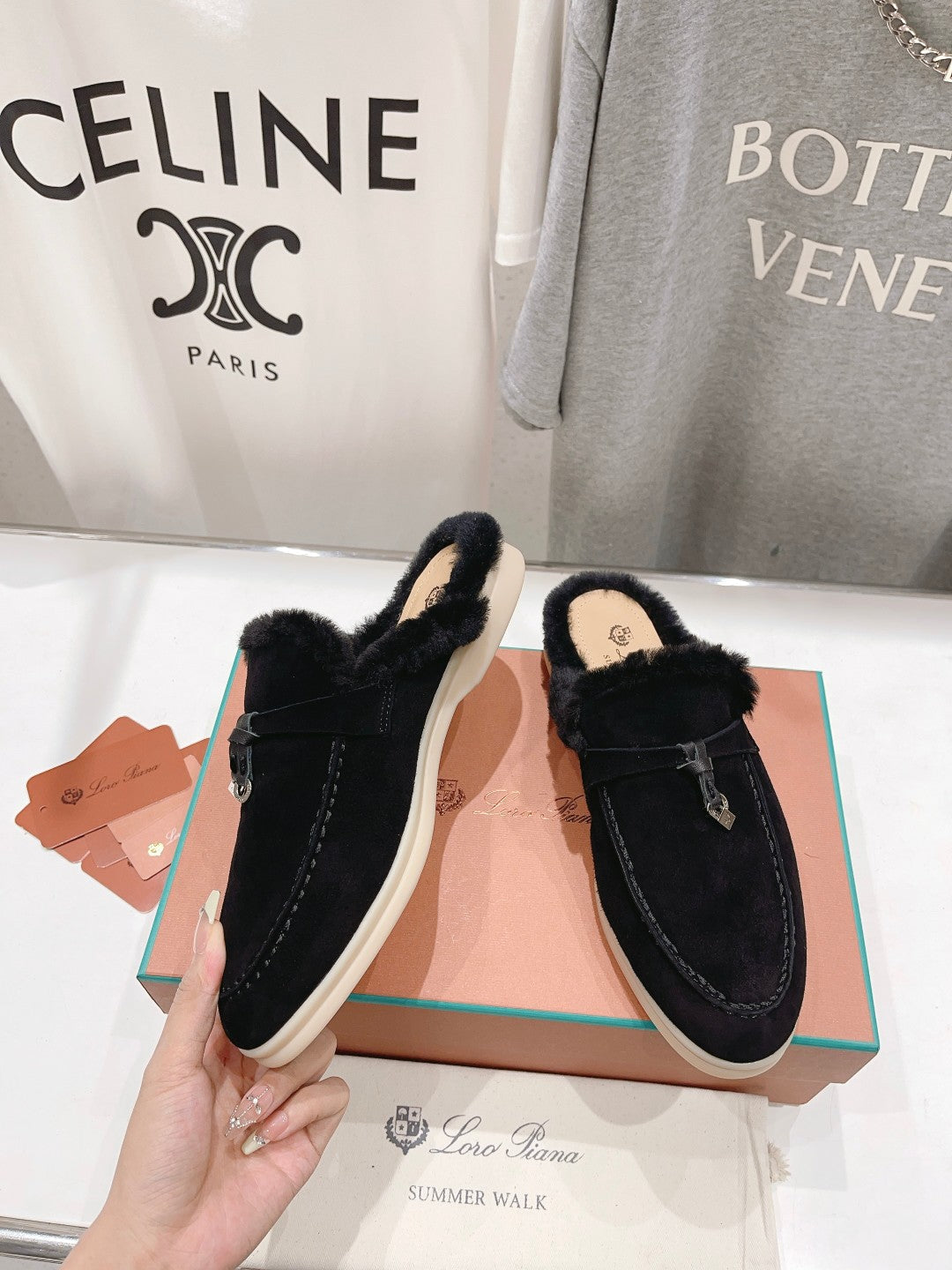LP CHARMS WALK BABOUCHE LOAFERS BLACK FLEECE - 35