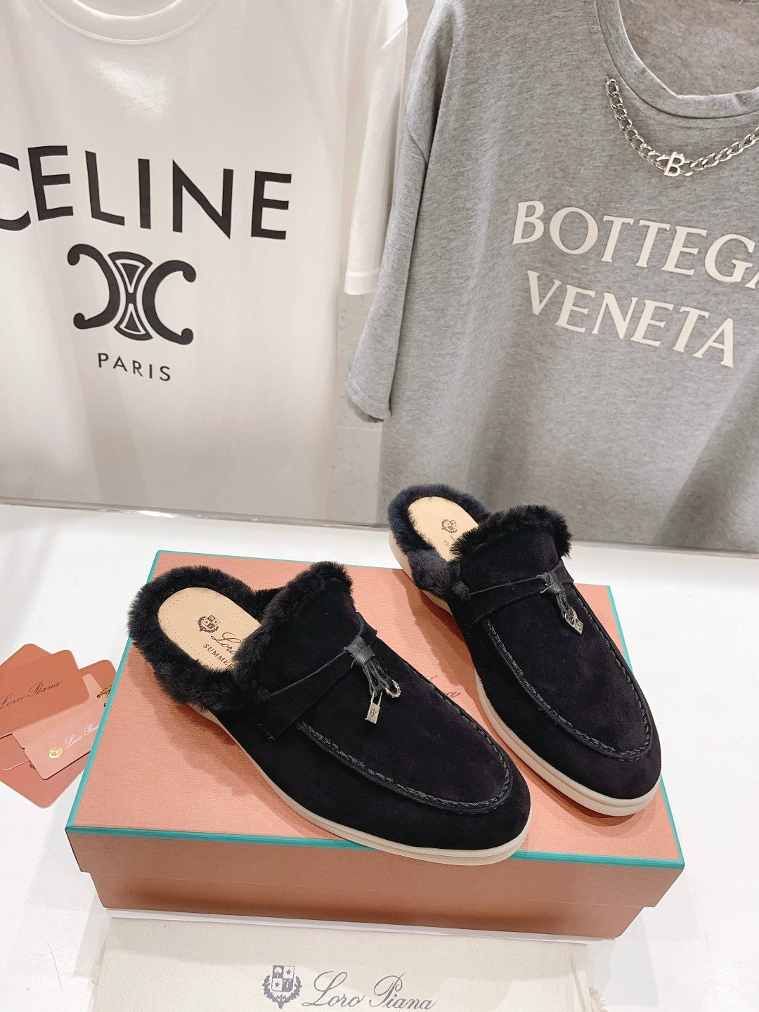 LP CHARMS WALK BABOUCHE LOAFERS BLACK FLEECE - 35