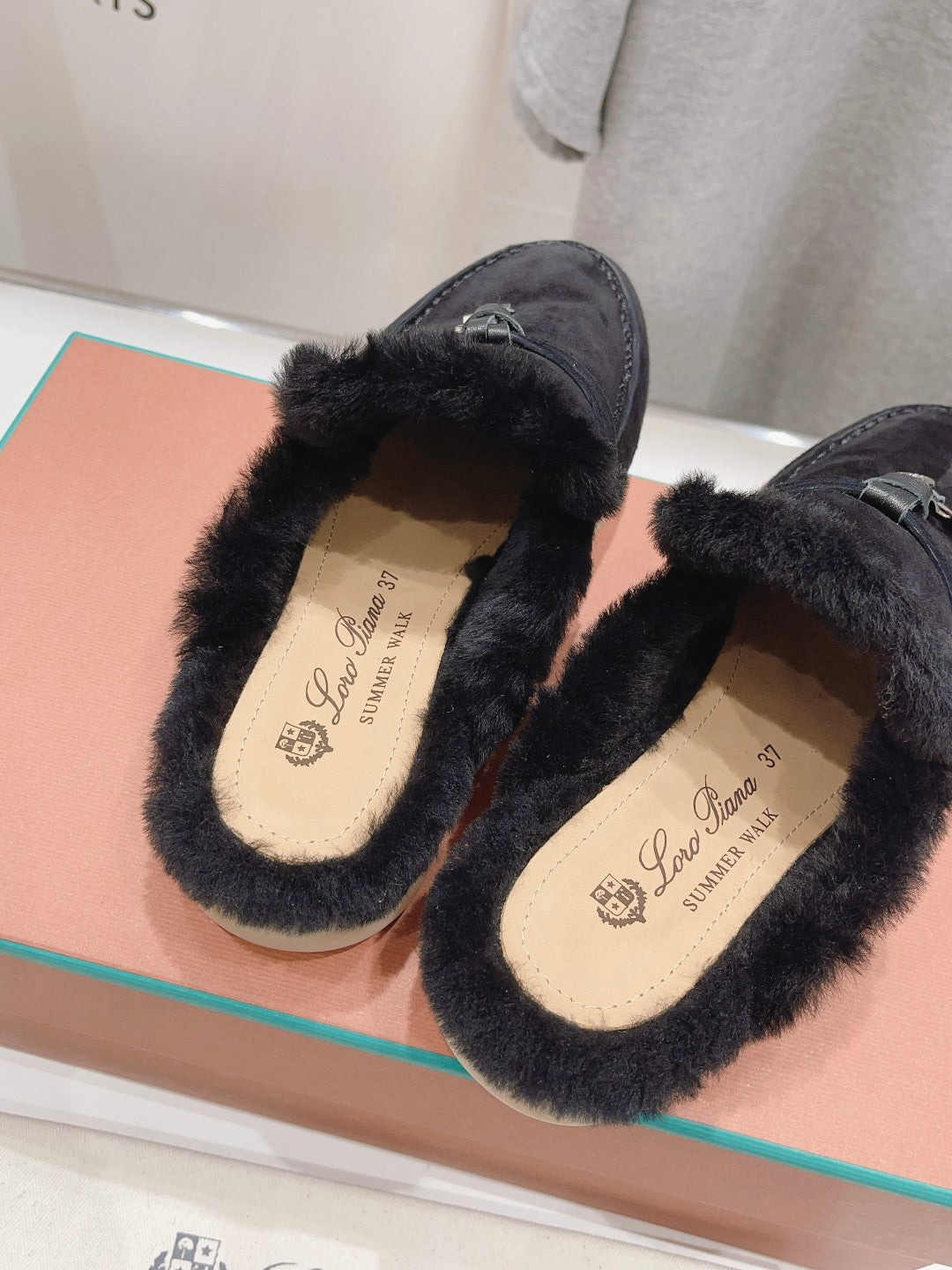 LP CHARMS WALK BABOUCHE LOAFERS BLACK FLEECE - 35