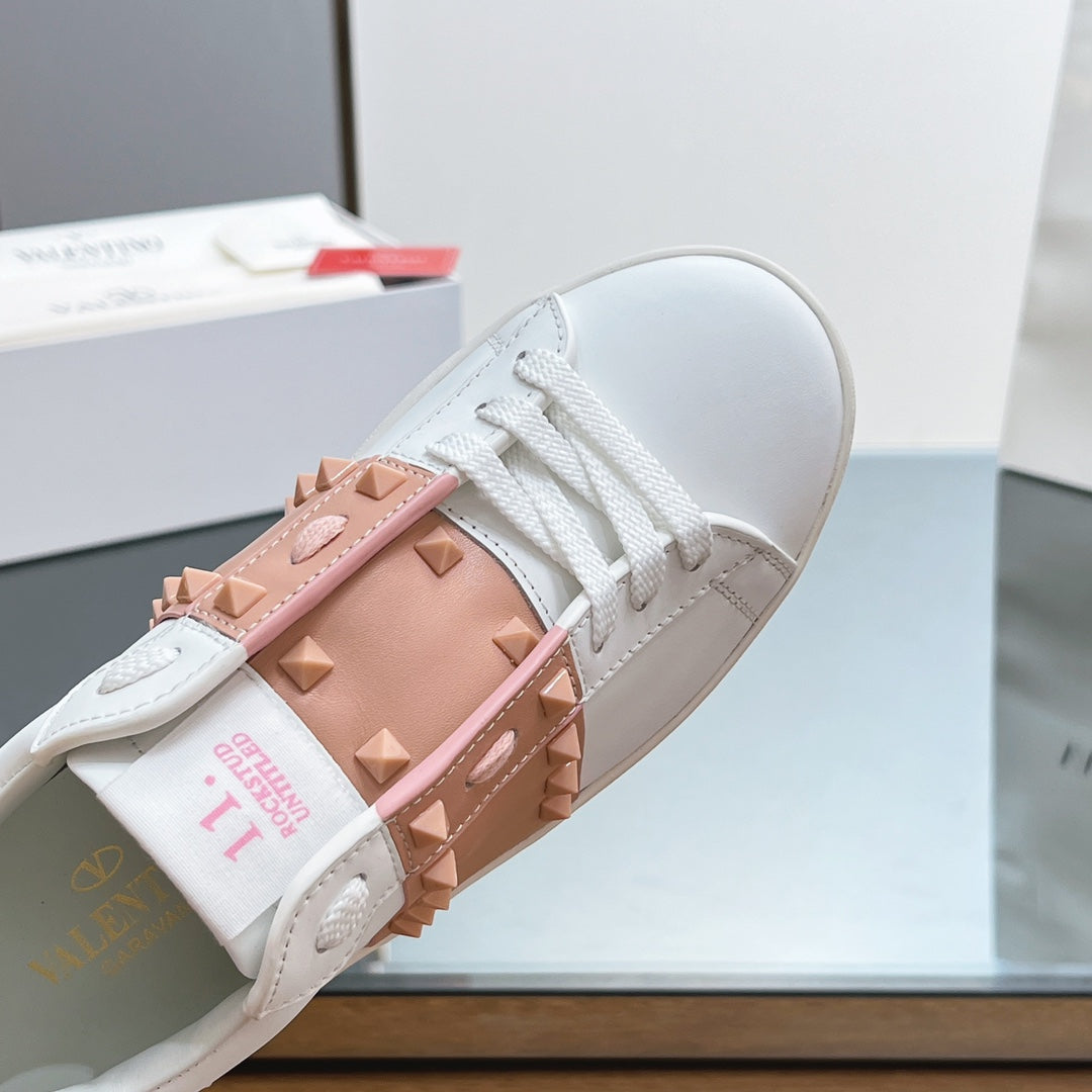 VALENTINO 25S GARAVANI ROCKSTUD UNTITLED STUDDED SNEAKERS IN WHITE MIX PINK LAMBSKIN - 35