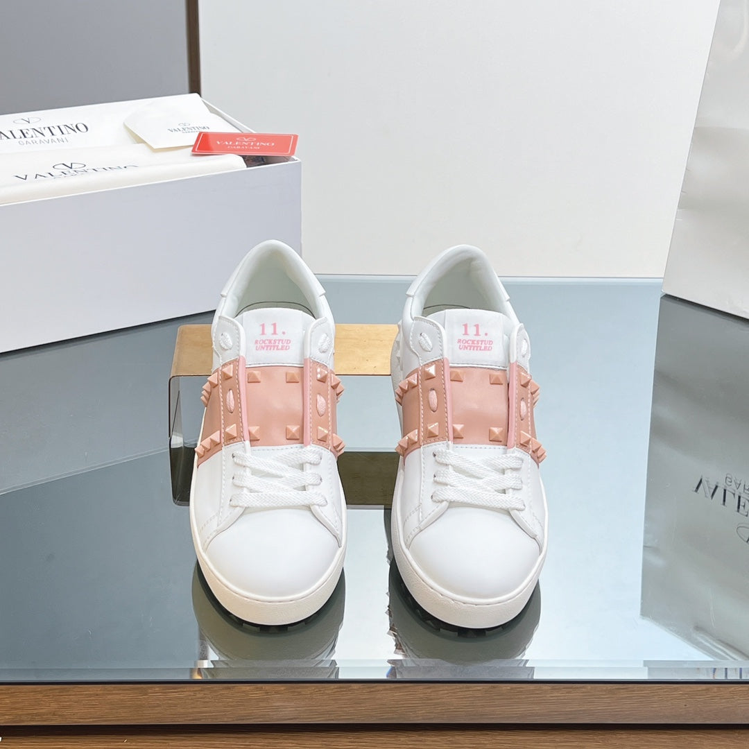 VALENTINO 25S GARAVANI ROCKSTUD UNTITLED STUDDED SNEAKERS IN WHITE MIX PINK LAMBSKIN - 35