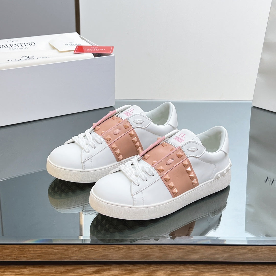 VALENTINO 25S GARAVANI ROCKSTUD UNTITLED STUDDED SNEAKERS IN WHITE MIX PINK LAMBSKIN - 35