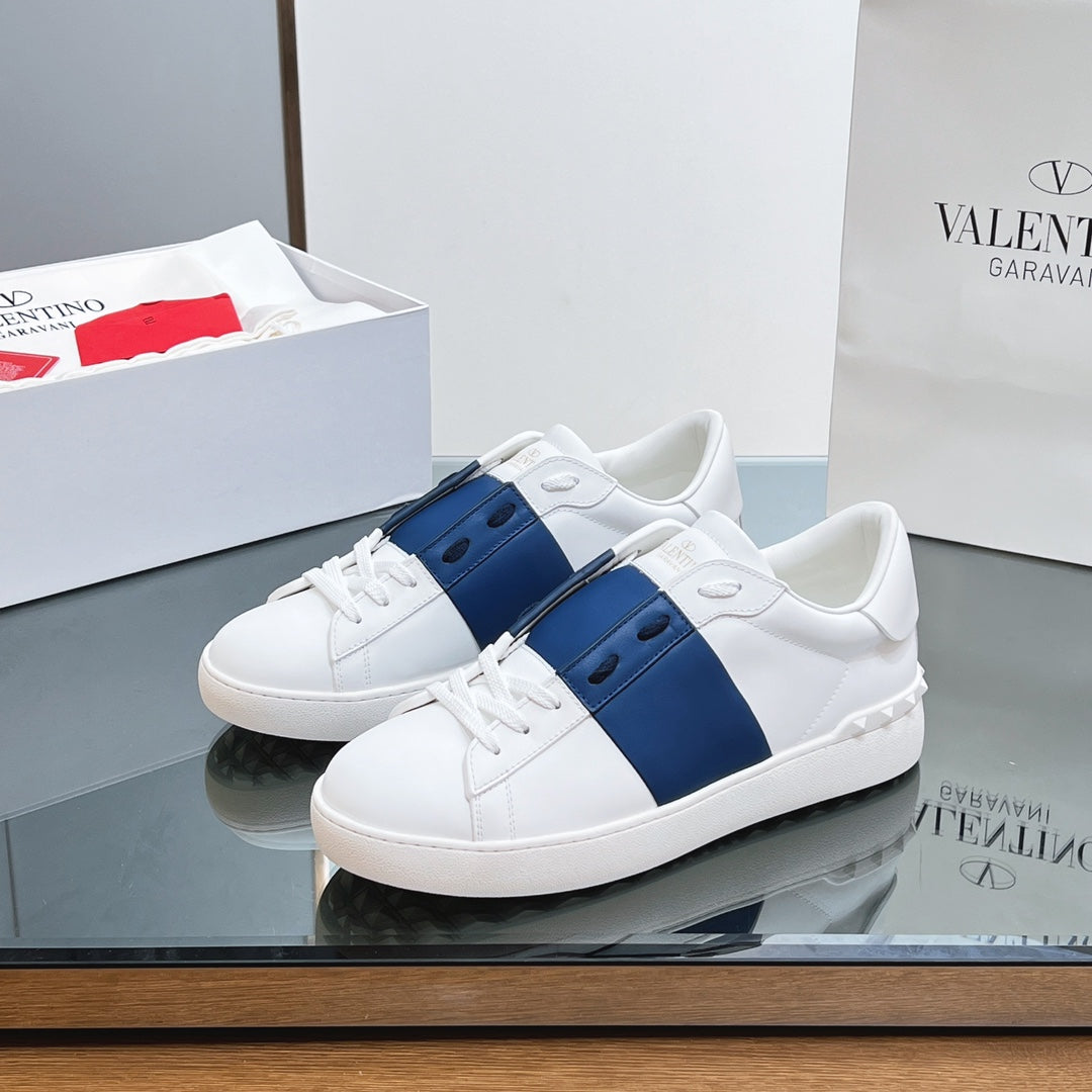 VALENTINO 25S GARAVANI ROCKSTUD UNTITLED SNEAKERS IN WHITE MIX DARK BLUE LAMBSKIN - 35