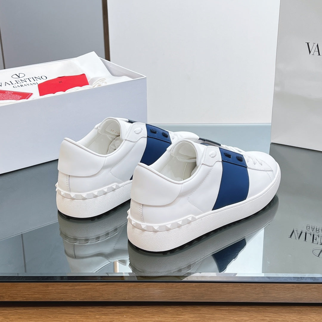 VALENTINO 25S GARAVANI ROCKSTUD UNTITLED SNEAKERS IN WHITE MIX DARK BLUE LAMBSKIN - 35