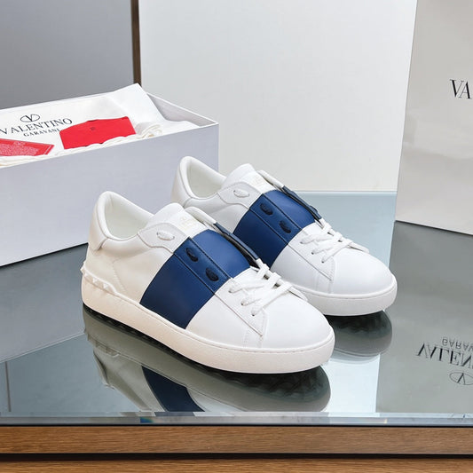 VALENTINO 25S GARAVANI ROCKSTUD UNTITLED SNEAKERS IN WHITE MIX DARK BLUE LAMBSKIN - 35