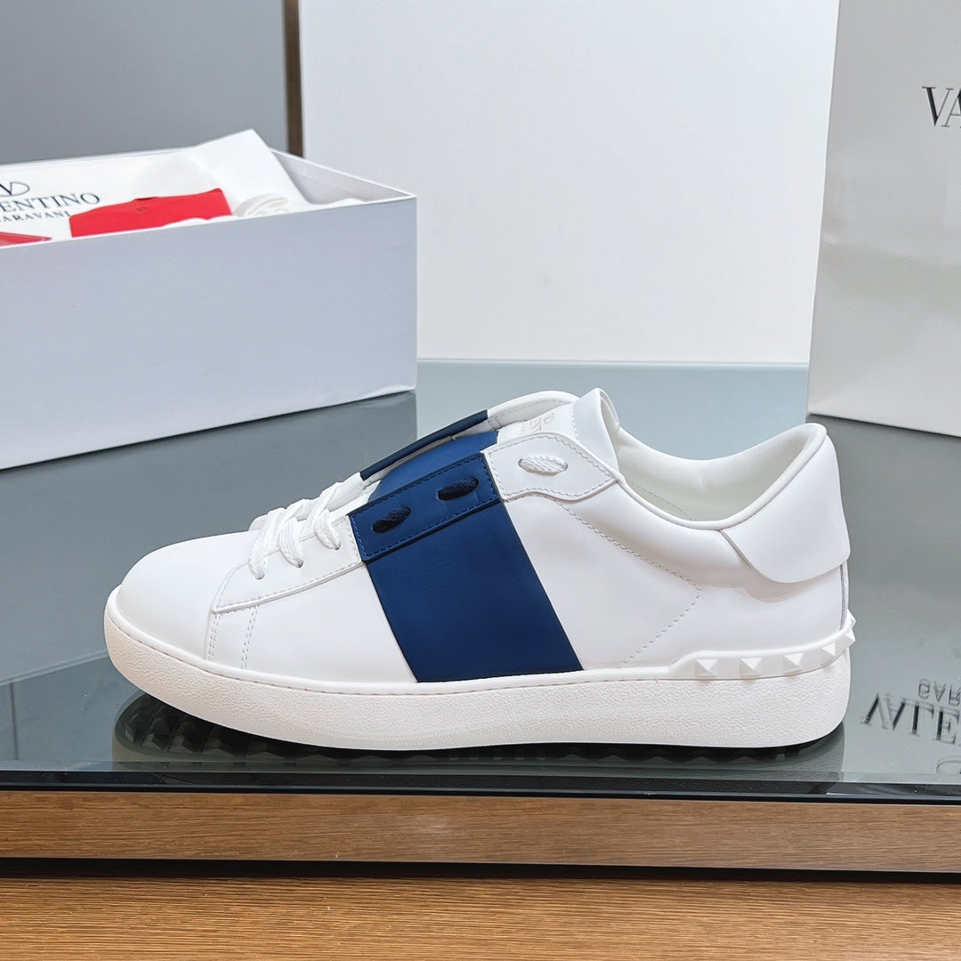 VALENTINO 25S GARAVANI ROCKSTUD UNTITLED SNEAKERS IN WHITE MIX DARK BLUE LAMBSKIN - 35
