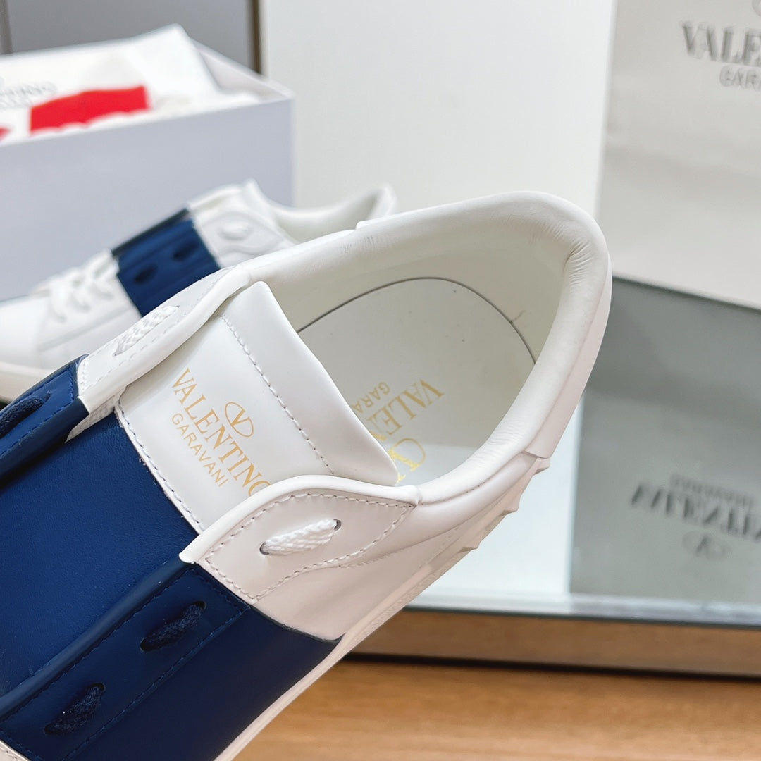 VALENTINO 25S GARAVANI ROCKSTUD UNTITLED SNEAKERS IN WHITE MIX DARK BLUE LAMBSKIN - 35
