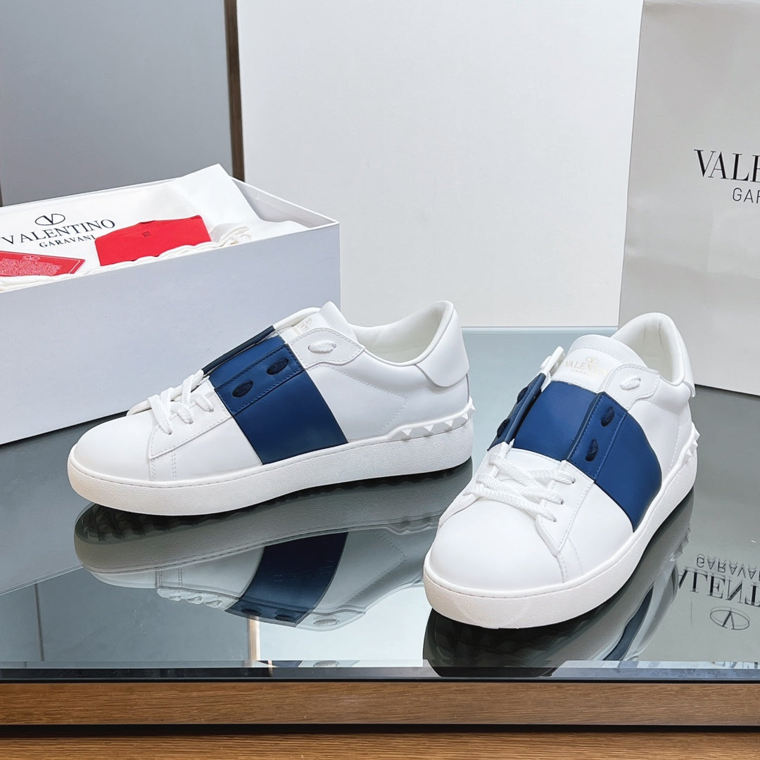VALENTINO 25S GARAVANI ROCKSTUD UNTITLED SNEAKERS IN WHITE MIX DARK BLUE LAMBSKIN - 35