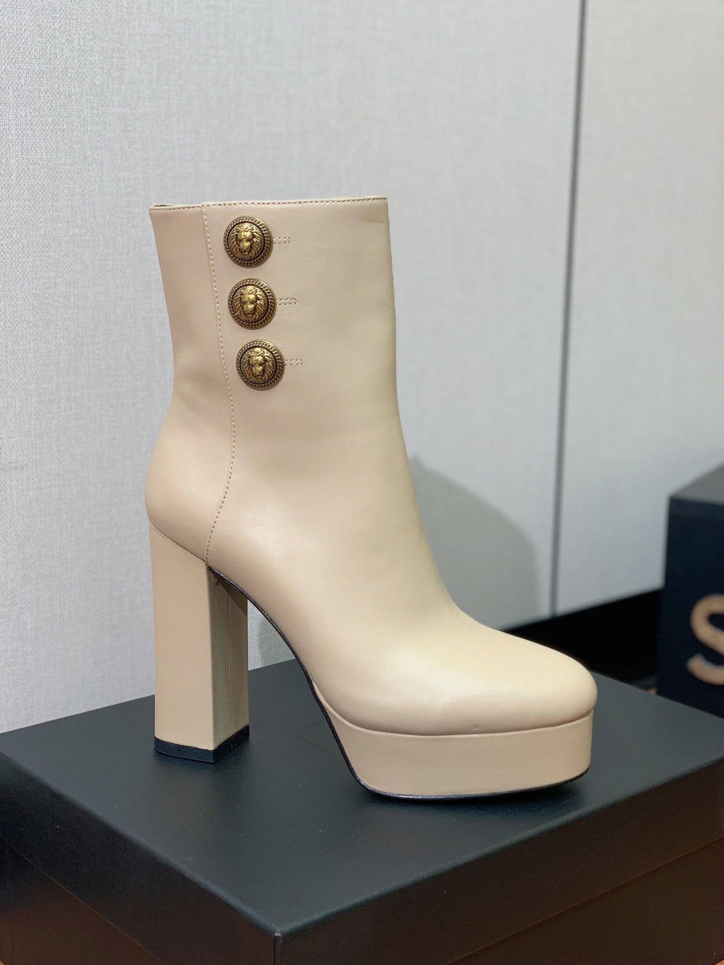 ЧЕРЕВИКИ BALMAIN 26S 100 ММ ІЗ ТЕЛЯЧОЇ ШКІРИ БЕЖЕВОГО КОЛЬОРУ