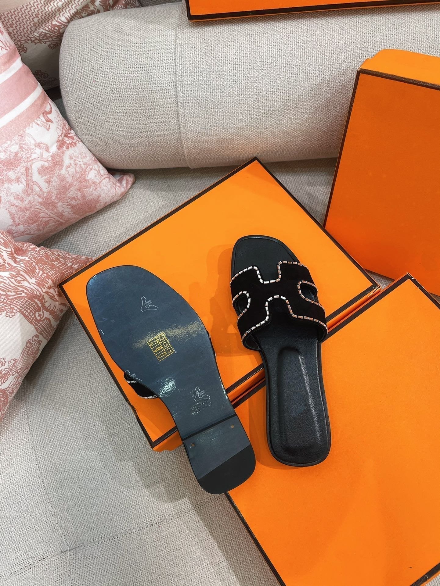 0ran Sandal Calfskin Rhinestone Black - 35
