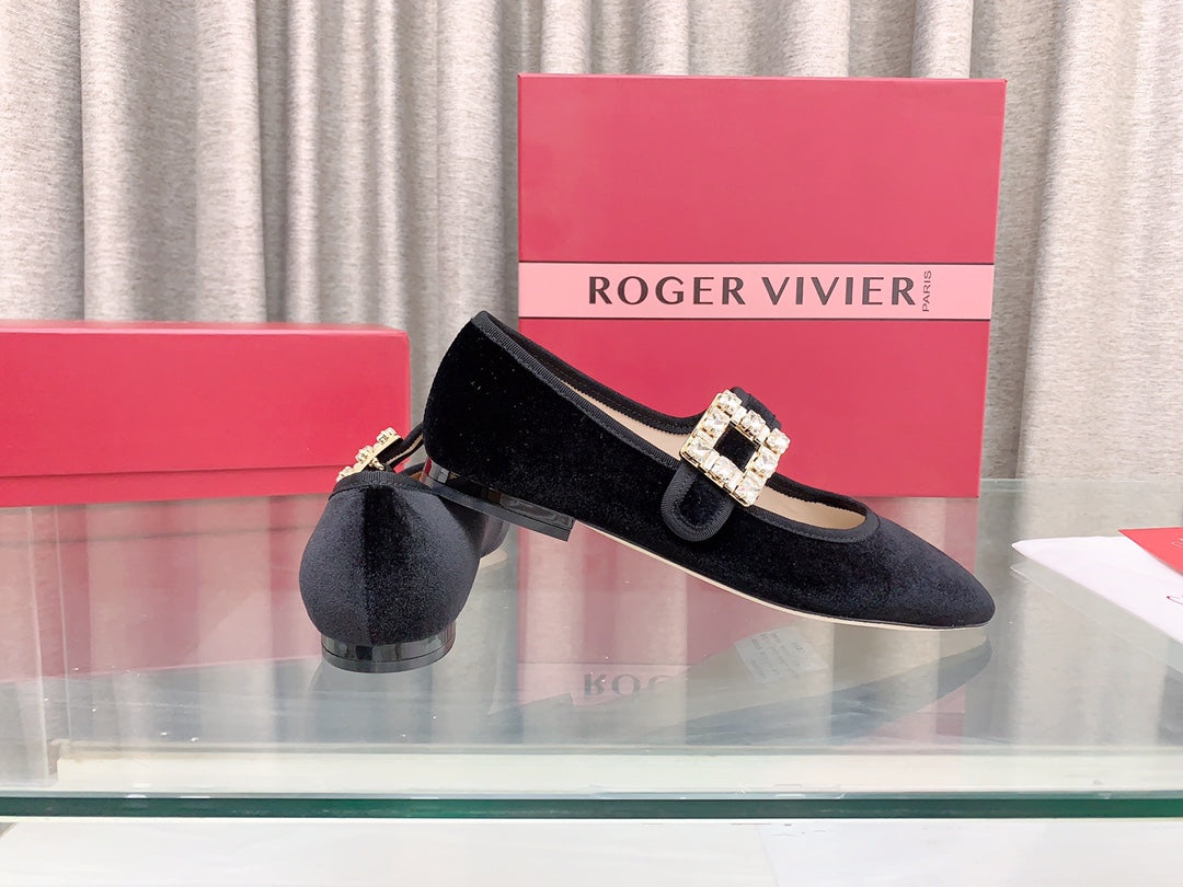 TRÈS VIVIER MARY JANE IN BLACK VELVET CRYSTAL BUCKLE - 34