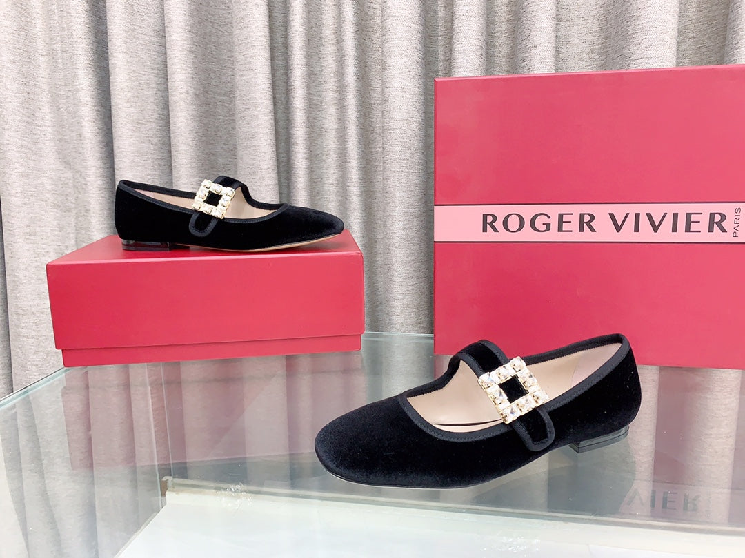 TRÈS VIVIER MARY JANE IN BLACK VELVET CRYSTAL BUCKLE - 34