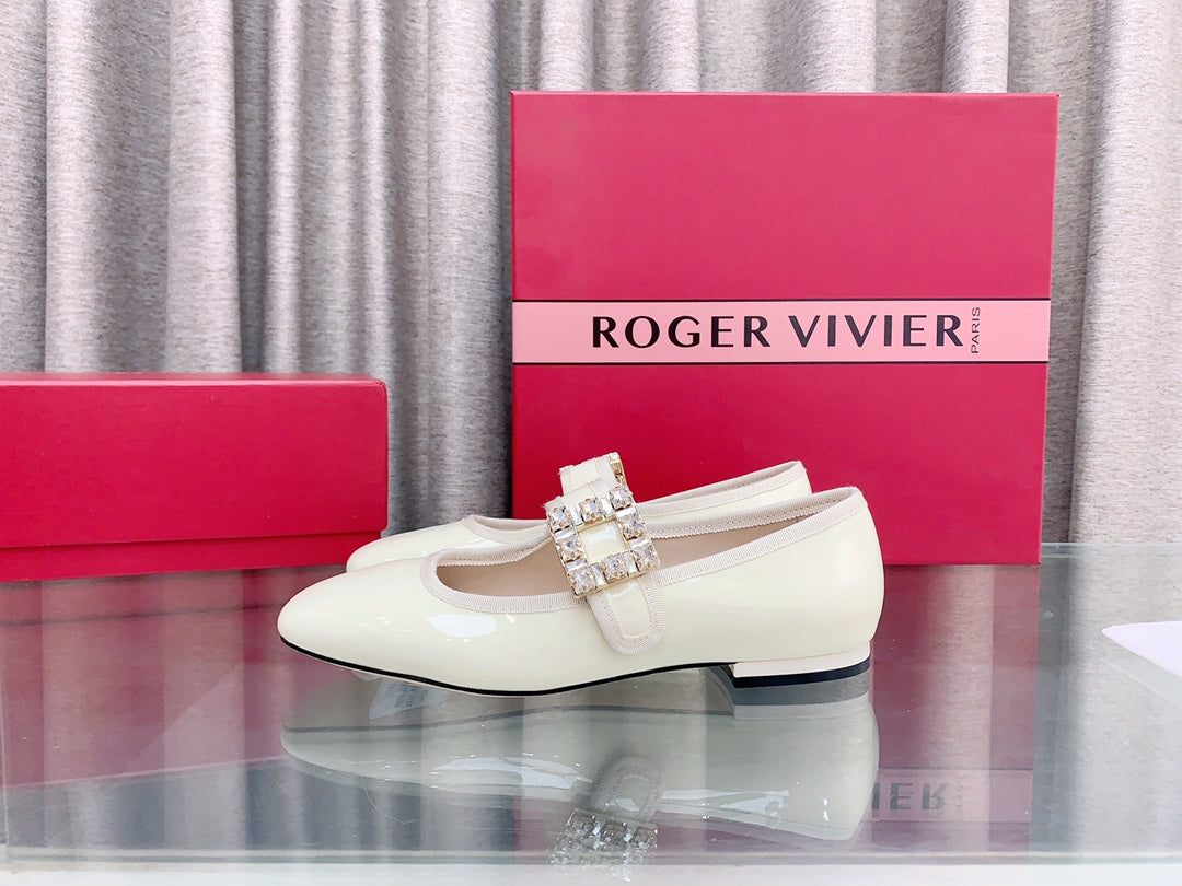 TRÈS VIVIER MARY JANE OFF WHITE PATENT CALFSKIN CRYSTAL BUCKLE - 34