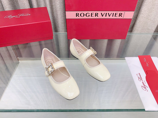 TRÈS VIVIER MARY JANE OFF WHITE PATENT CALFSKIN CRYSTAL BUCKLE - 34