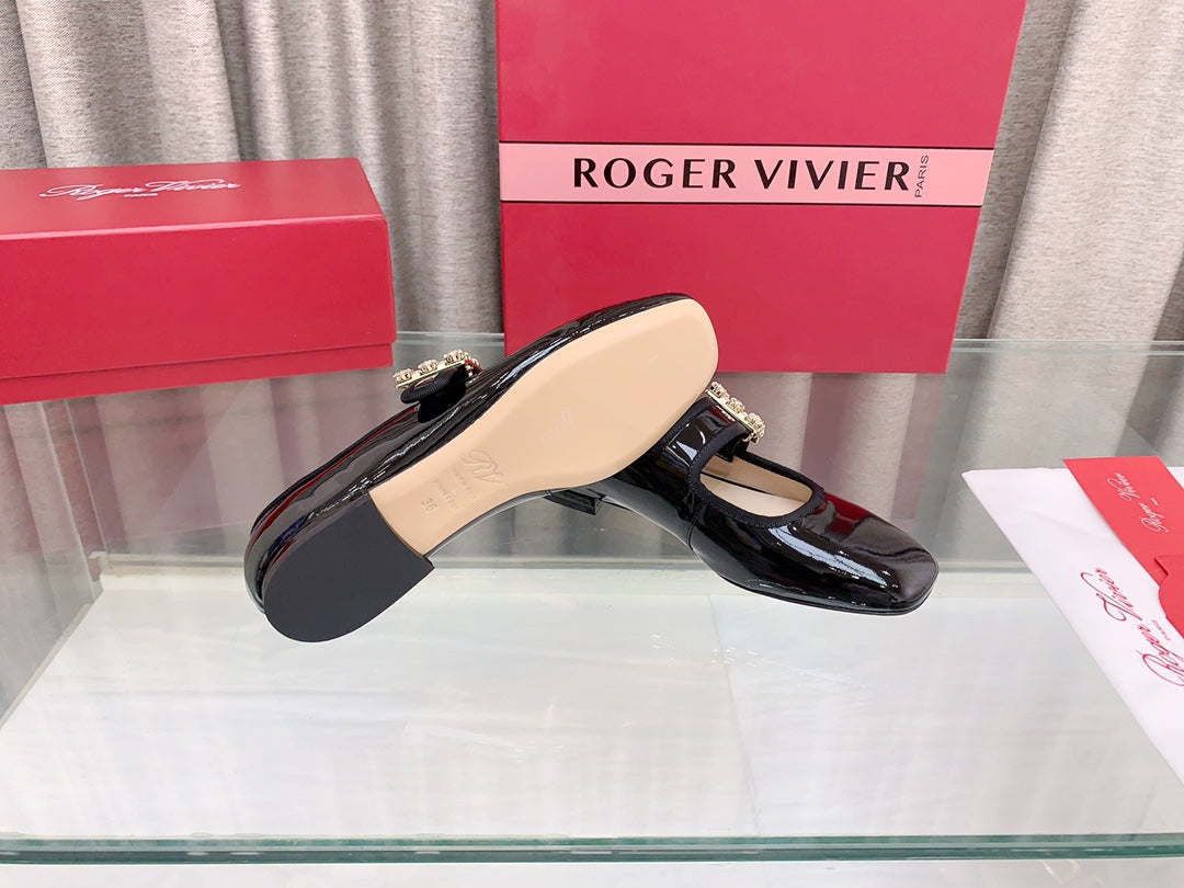 TRÈS VIVIER MARY JANE BLACK PATENT CALFSKIN CRYSTAL BUCKLE - 34