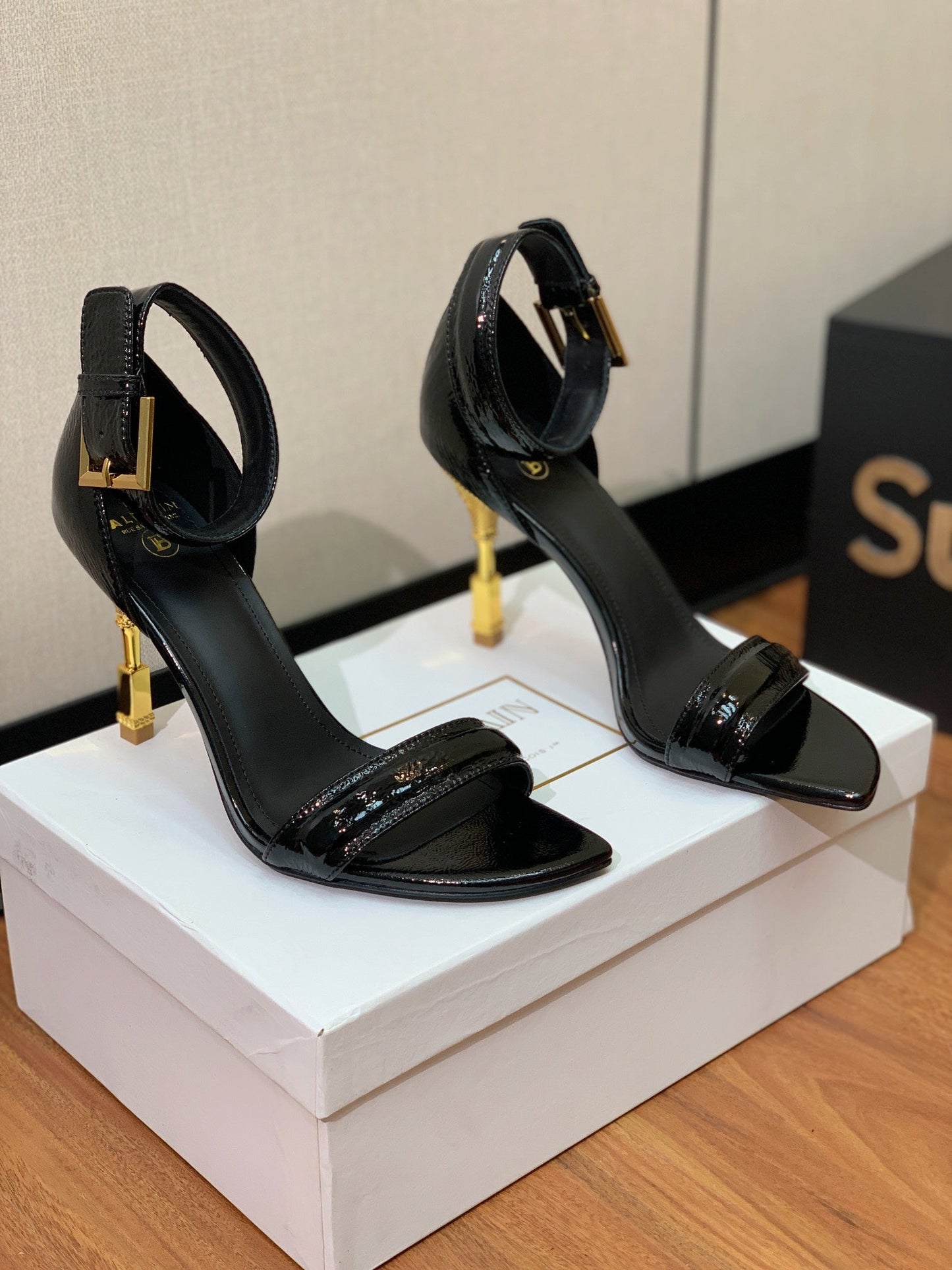 BALMAIN 25S SQUARE STRAP HIGH HEELS 100MM IN BLACK PATENT CALFSKIN - 36