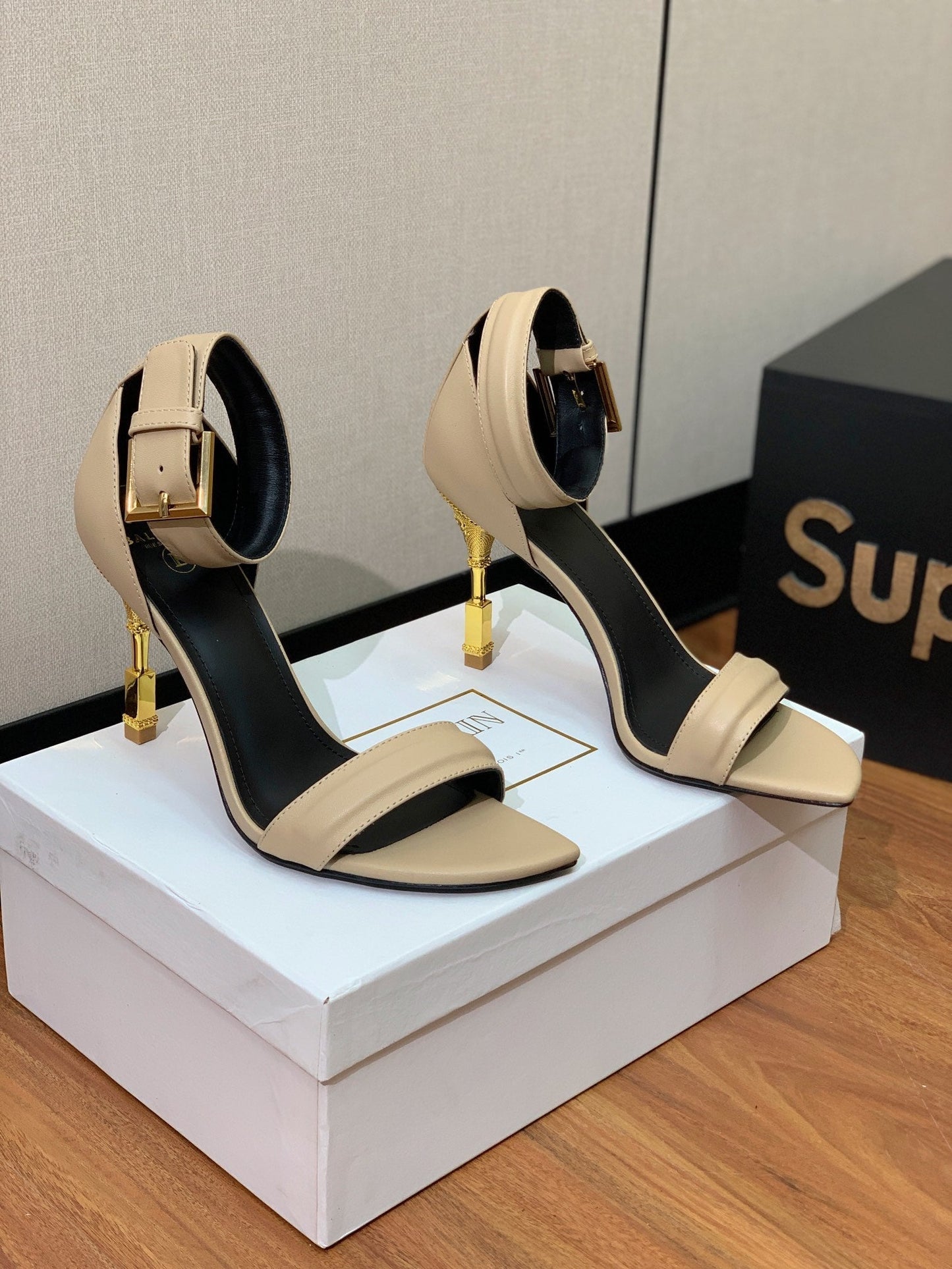 BALMAIN 25S SQUARE STRAP HIGH HEELS 100MM IN BEIGE GRAY CALFSKIN - 36