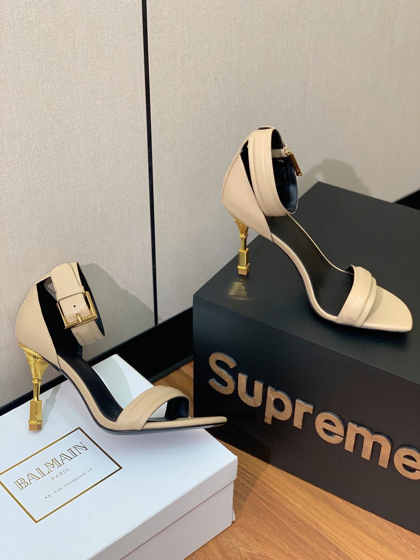 BALMAIN 25S SQUARE STRAP HIGH HEELS 100MM IN BEIGE GRAY CALFSKIN - 36