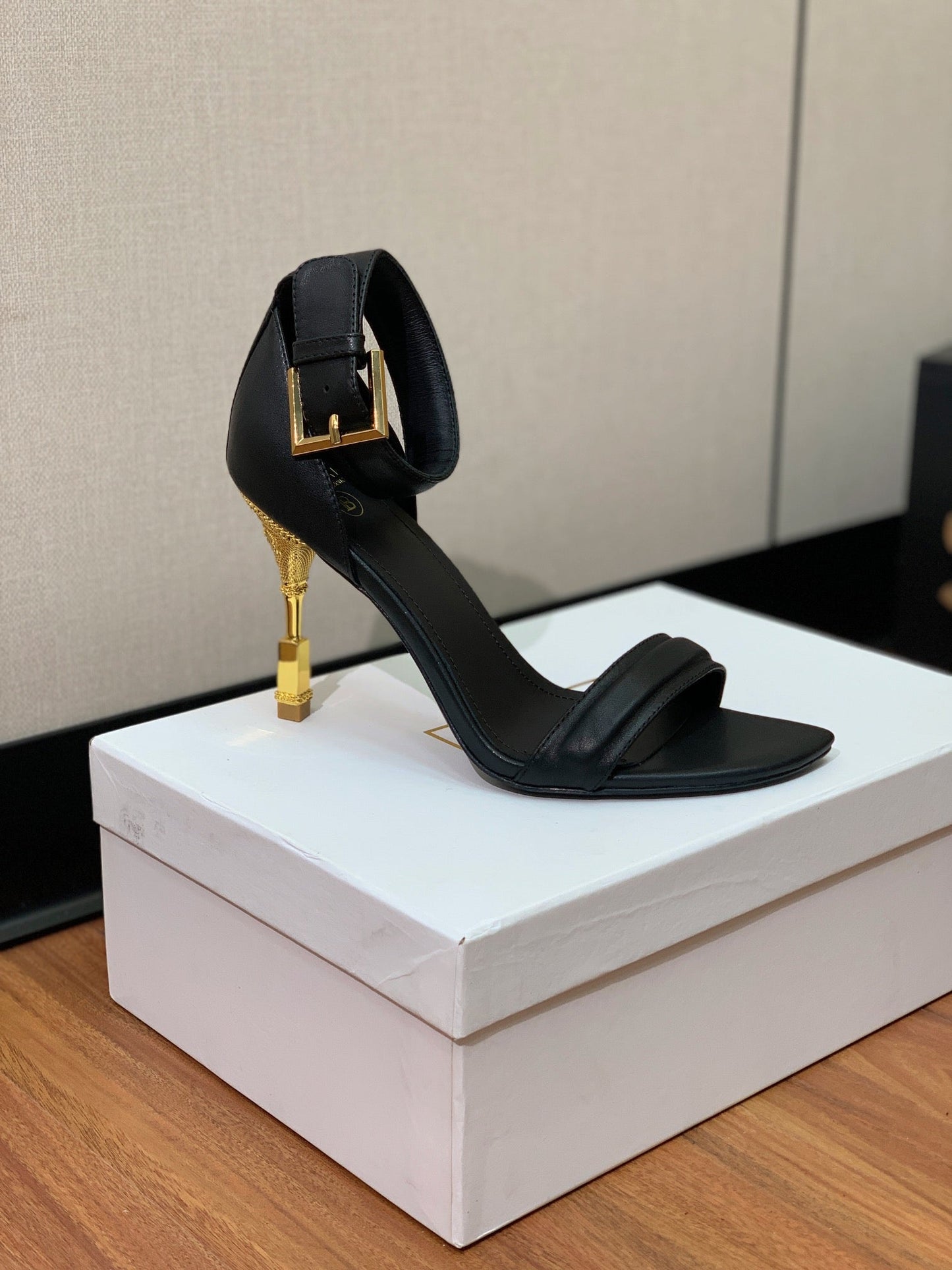 BALMAIN 25S SQUARE STRAP HIGH HEELS 100MM IN BLACK CALFSKIN - 36