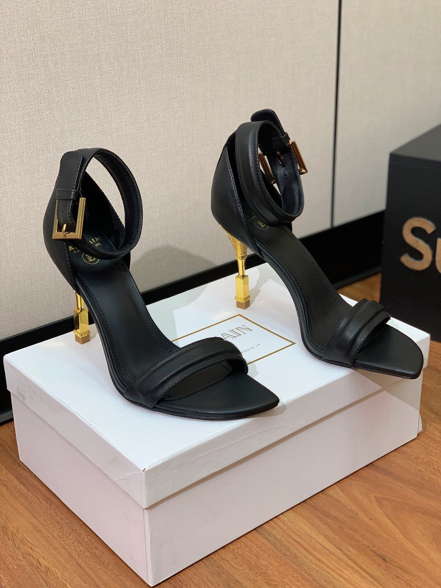 BALMAIN 25S SQUARE STRAP HIGH HEELS 100MM IN BLACK CALFSKIN - 36