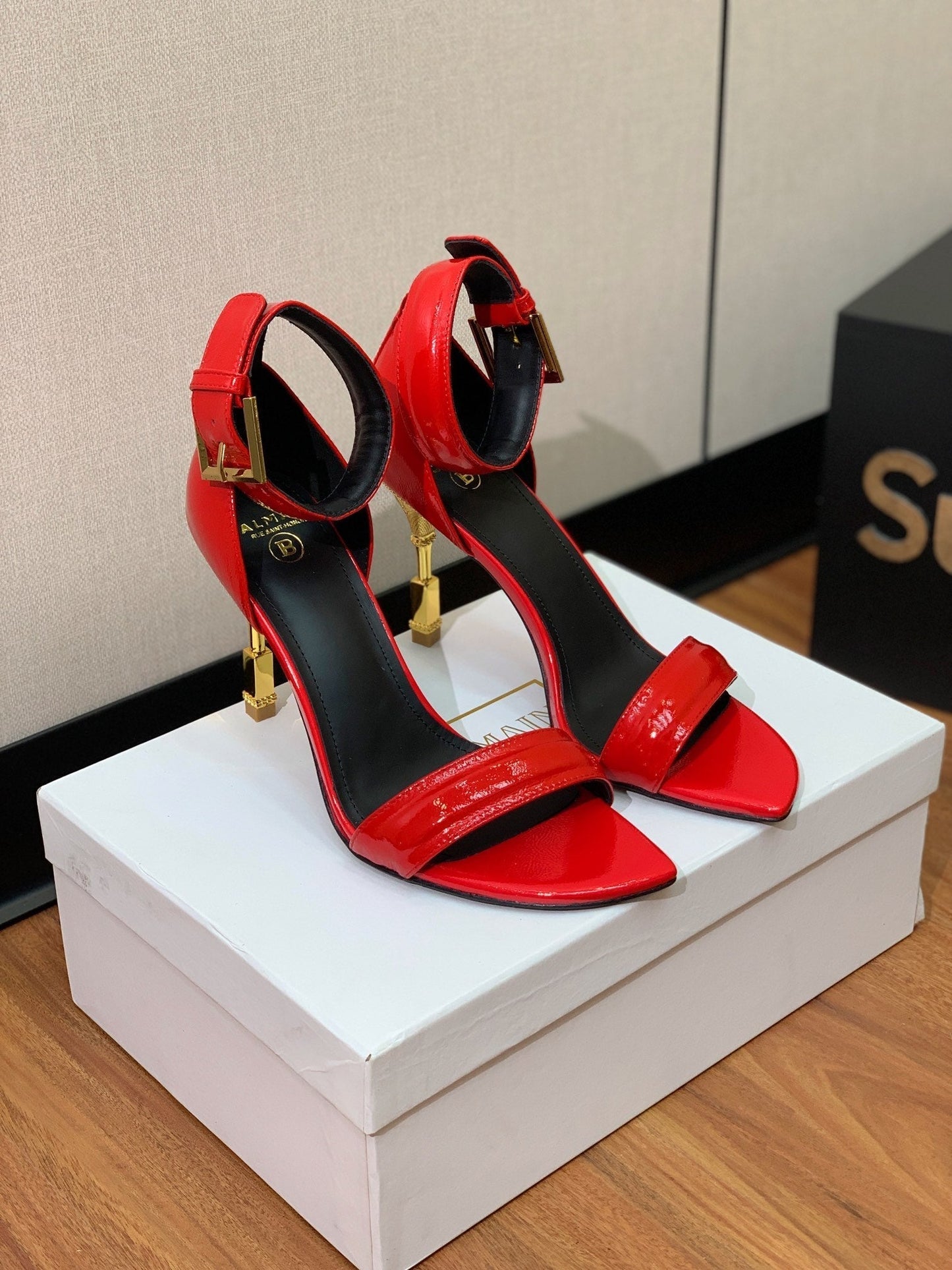 BALMAIN 25S SQUARE STRAP HIGH HEELS 100MM IN RED PATENT CALFSKIN - 36