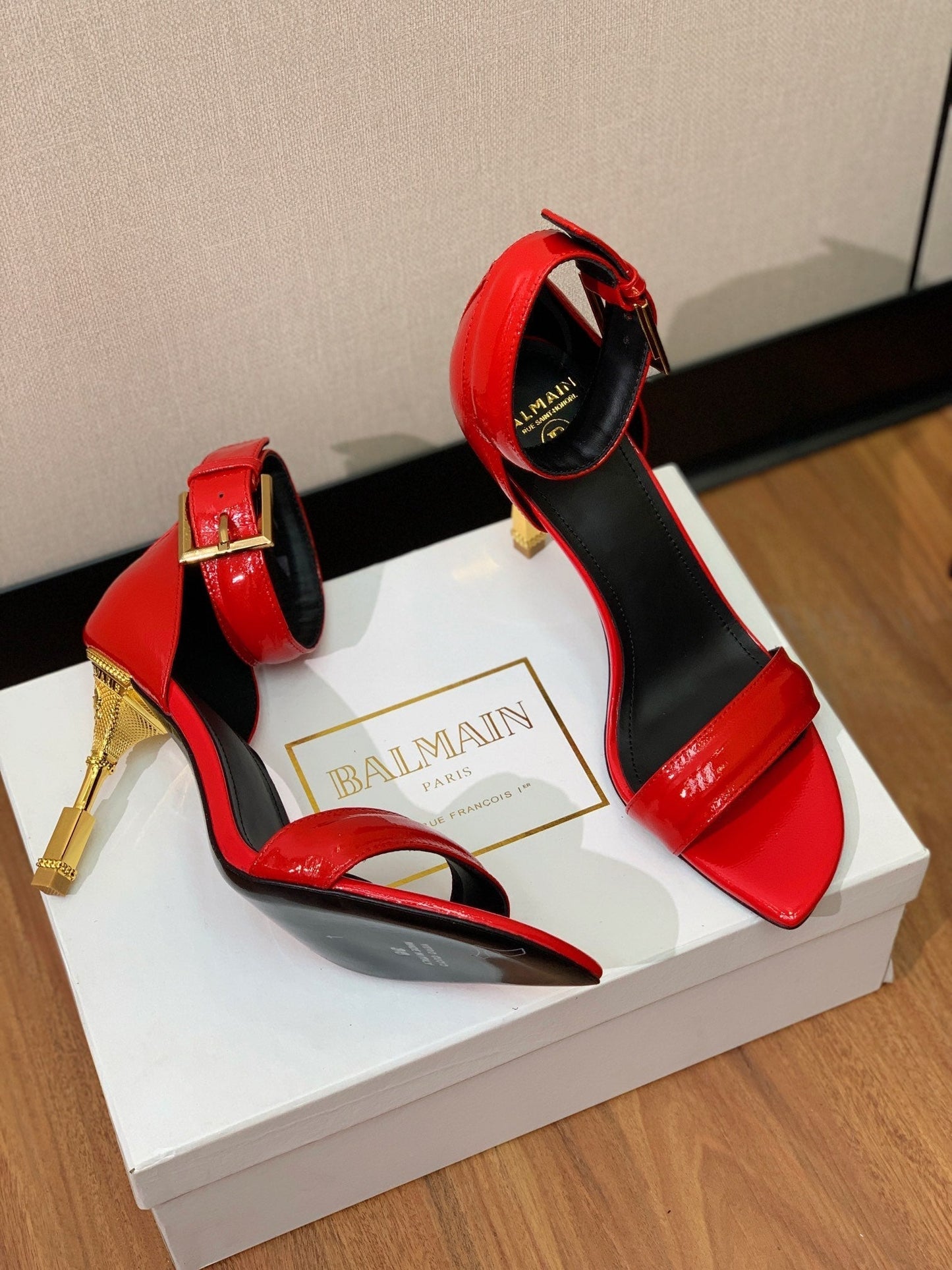 BALMAIN 25S SQUARE STRAP HIGH HEELS 100MM IN RED PATENT CALFSKIN - 36