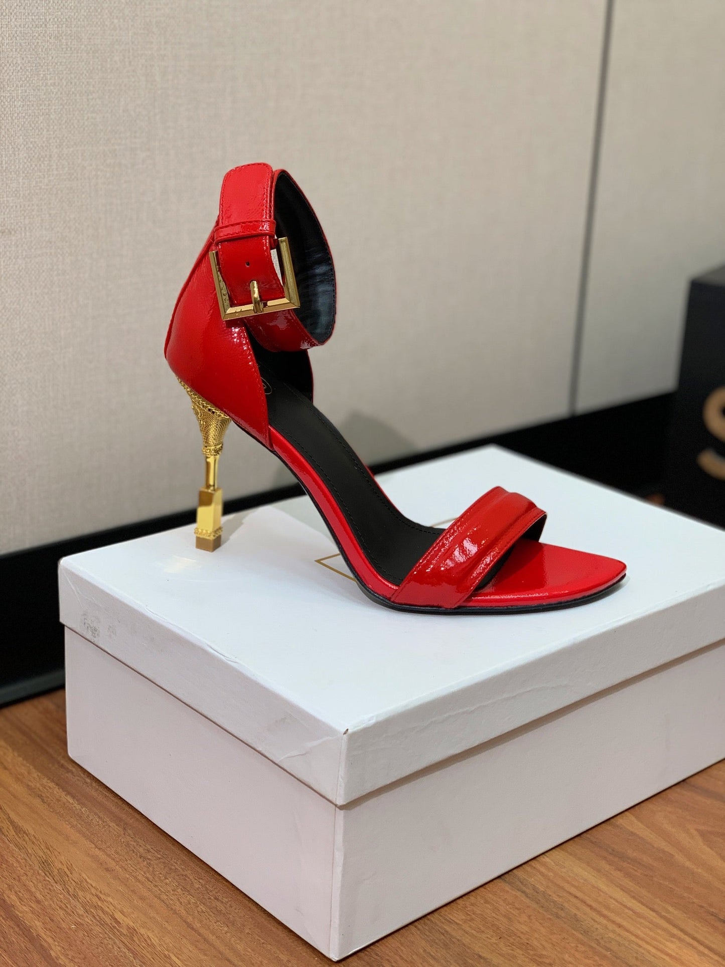 BALMAIN 25S SQUARE STRAP HIGH HEELS 100MM IN RED PATENT CALFSKIN - 36