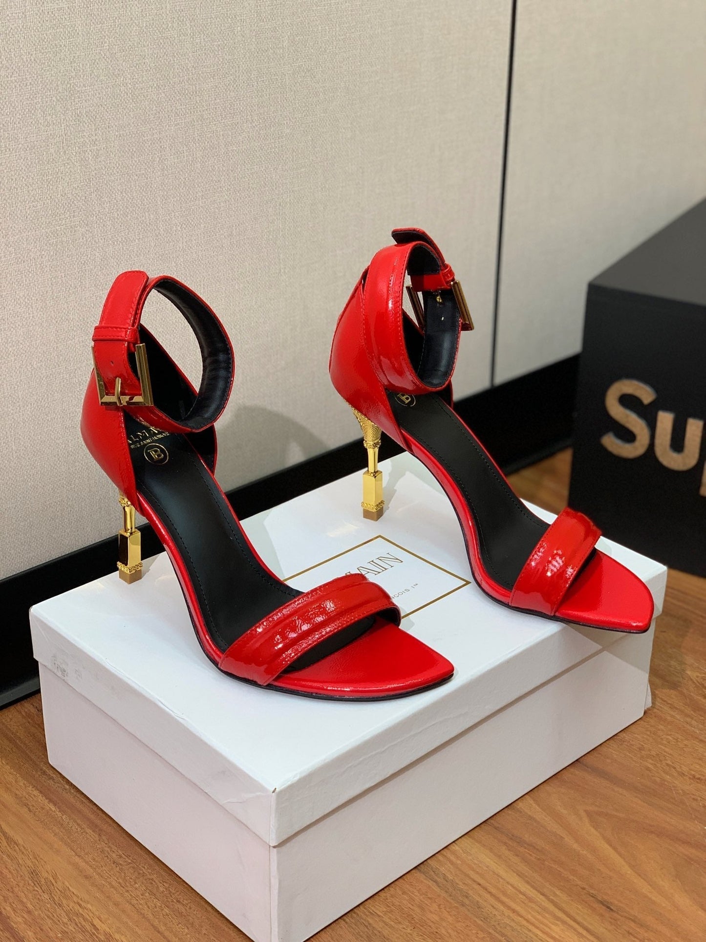BALMAIN 25S SQUARE STRAP HIGH HEELS 100MM IN RED PATENT CALFSKIN - 36