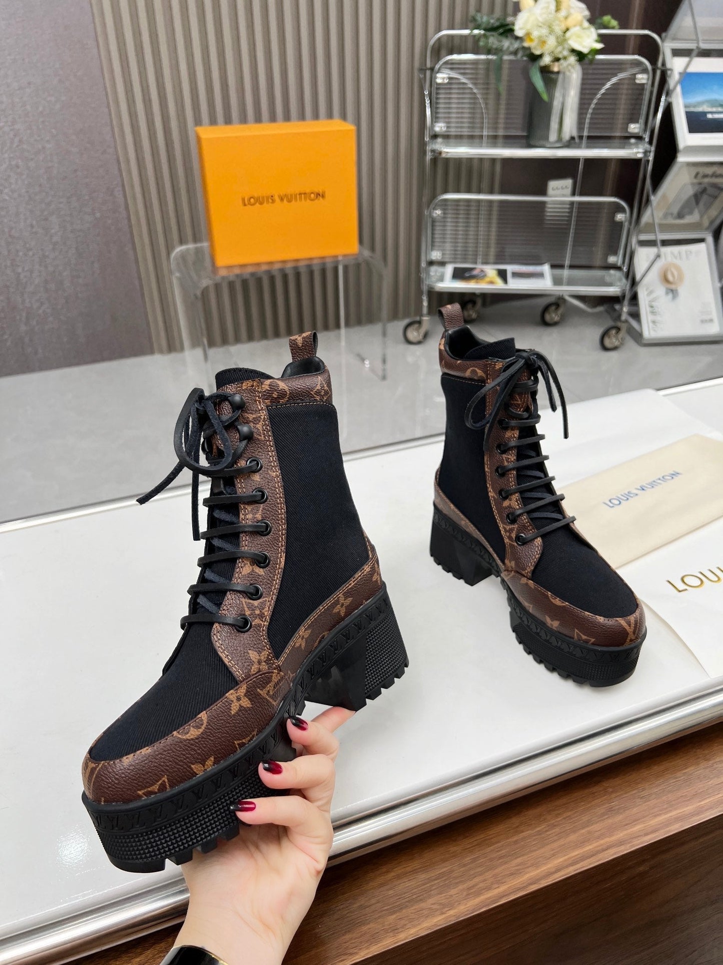 LAUREATE PLATFORM DESERT BOOT IN BLACK JACQUARD AND CHOCOLATE BROWN CALFSKIN - 35
