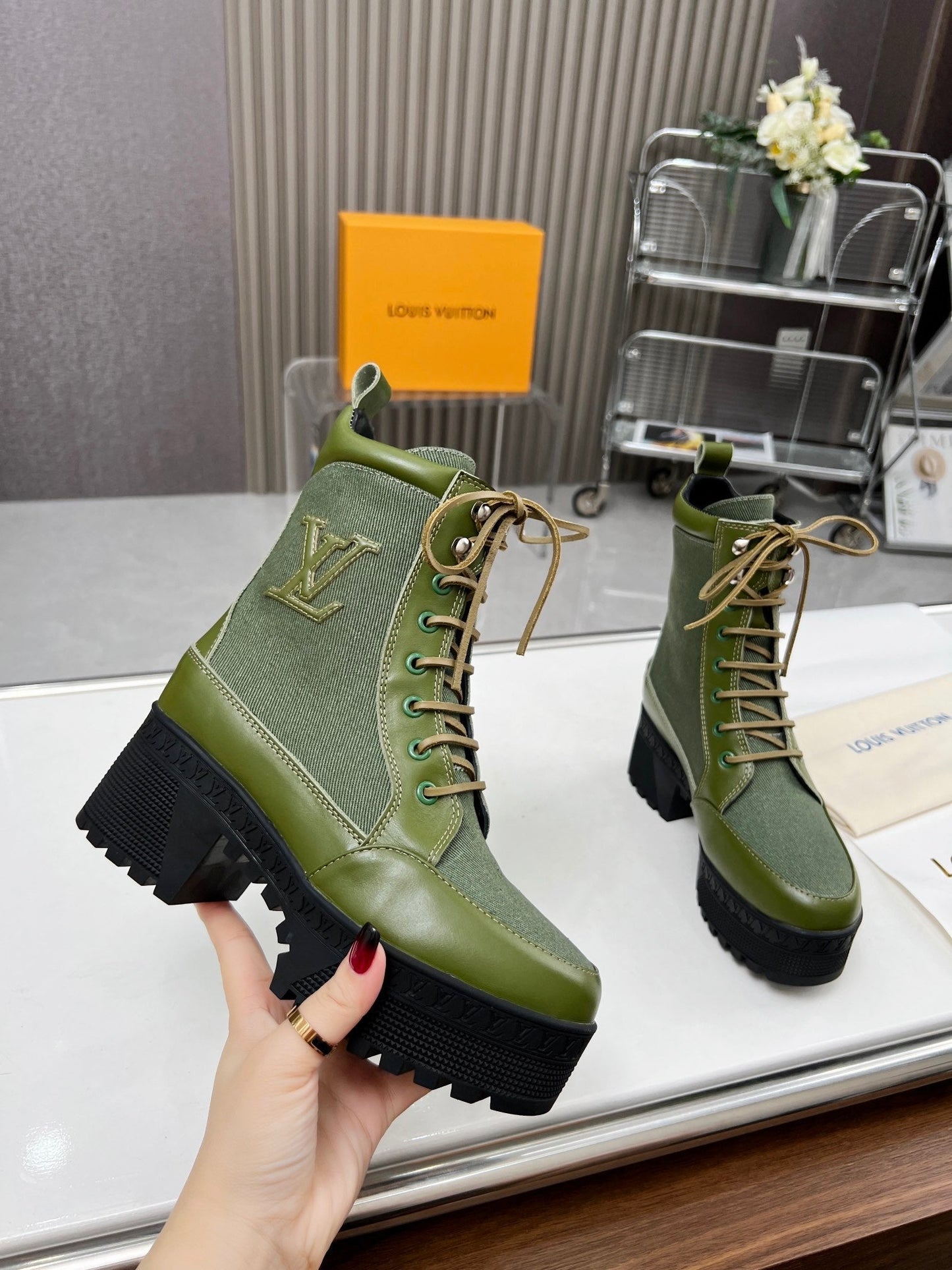 LAUREATE PLATFORM DESERT BOOT IN DARK OLIVE GREEN JACQUARD AND CALFSKIN - 35