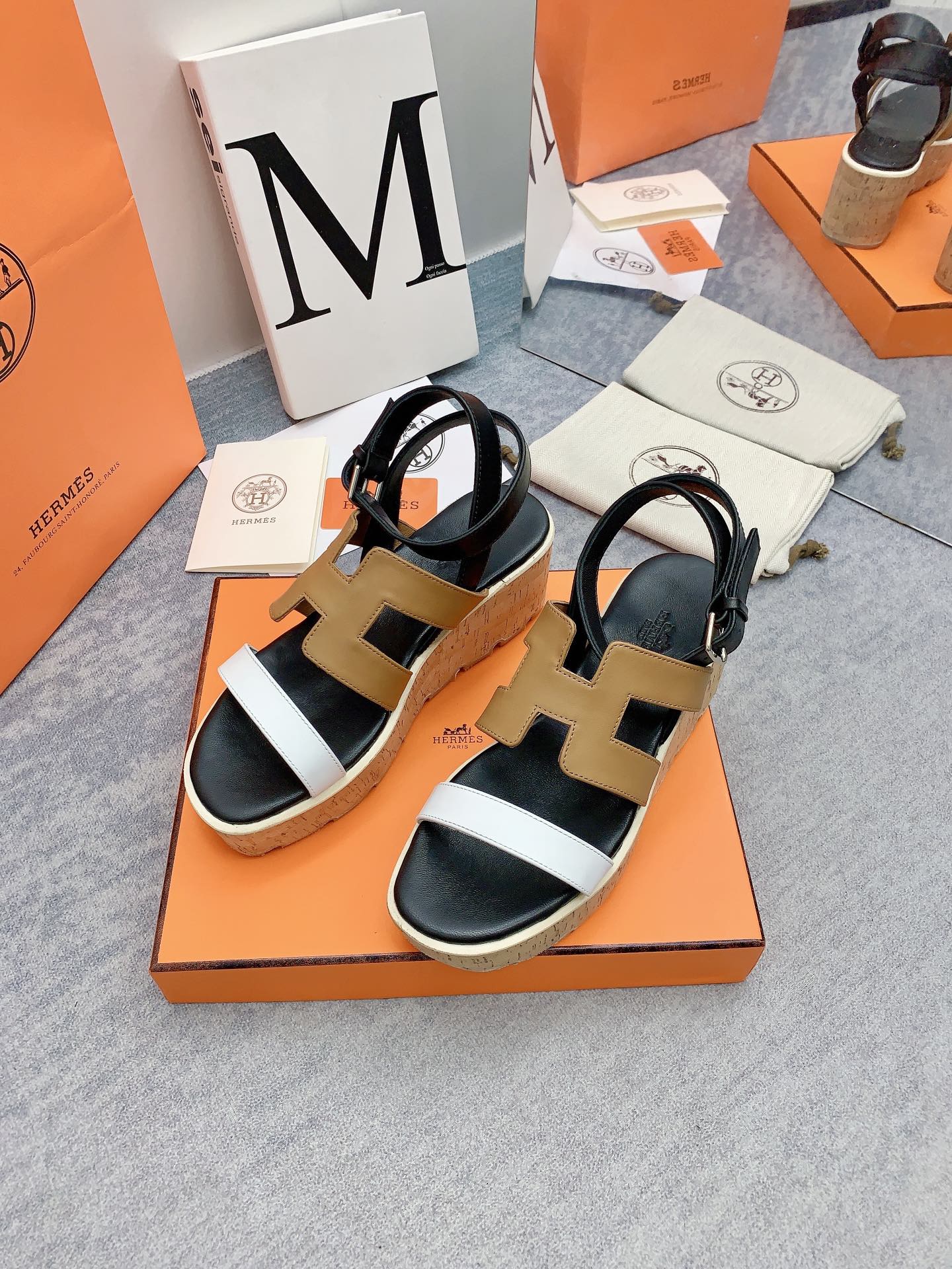 HAVANE 30 SANDAL IN WHITE AND PEANUT BROWN CALFSKIN - 34