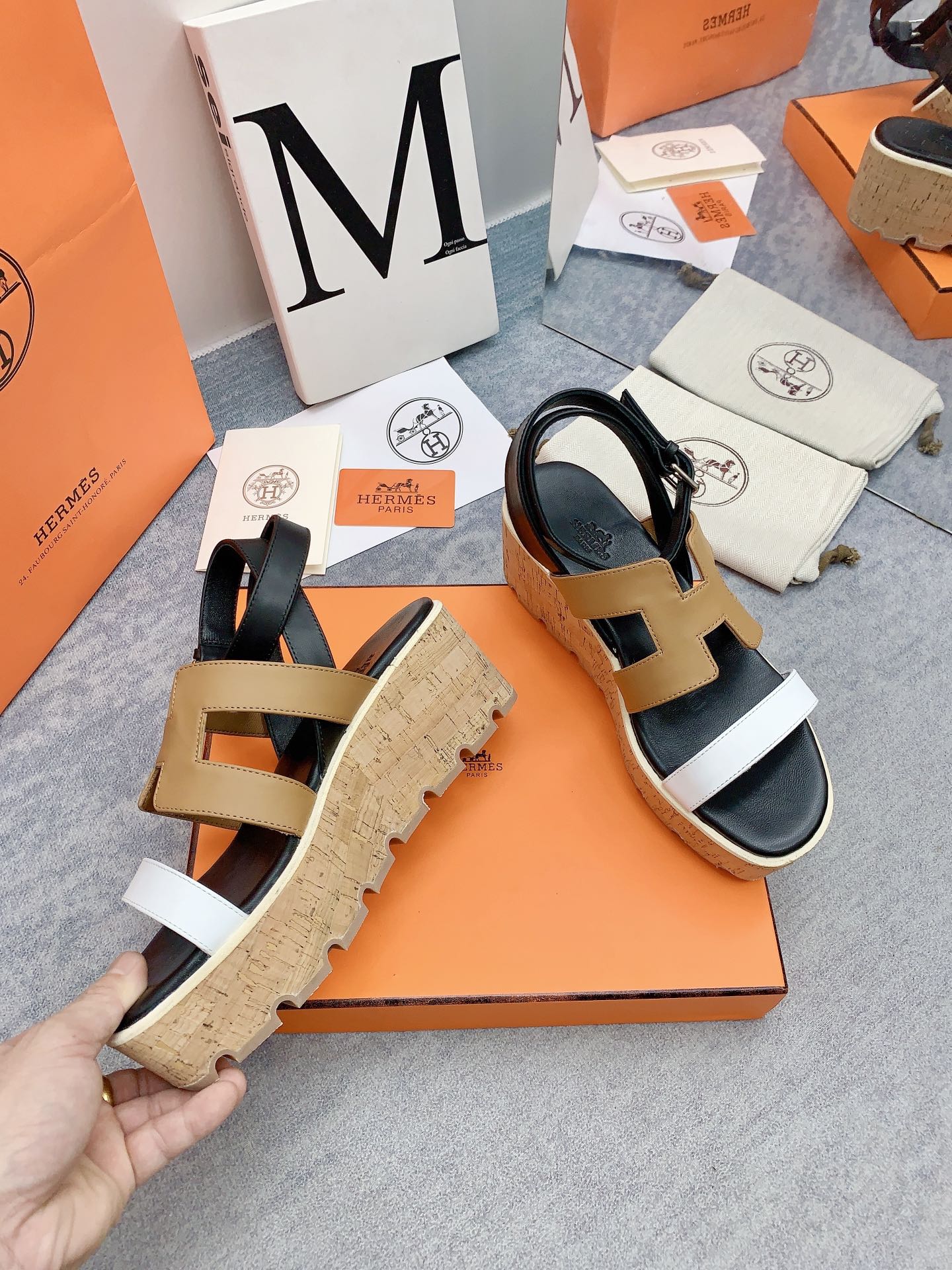 HAVANE 30 SANDAL IN WHITE AND PEANUT BROWN CALFSKIN - 34
