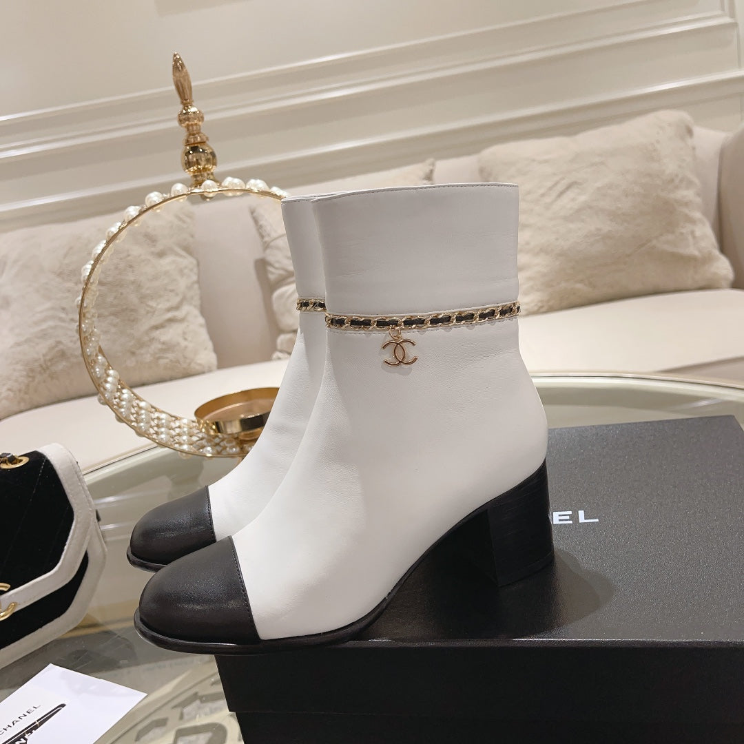 MID-HEEL ANKLE BOOTS IN WHITE SMOOTH CALFSKIN - 35