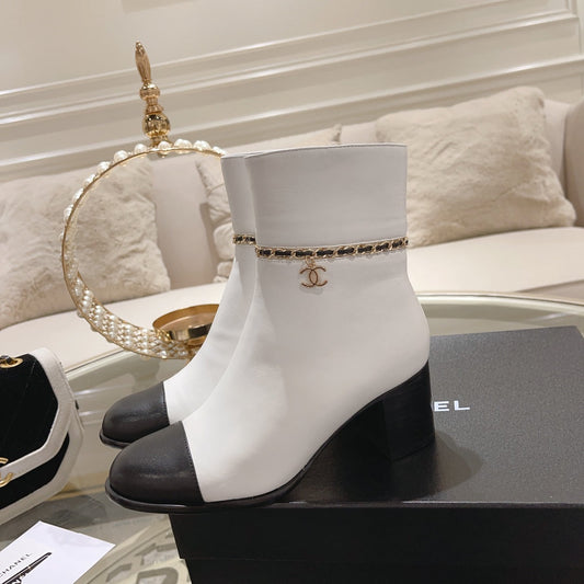 MID-HEEL ANKLE BOOTS IN WHITE SMOOTH CALFSKIN - 35