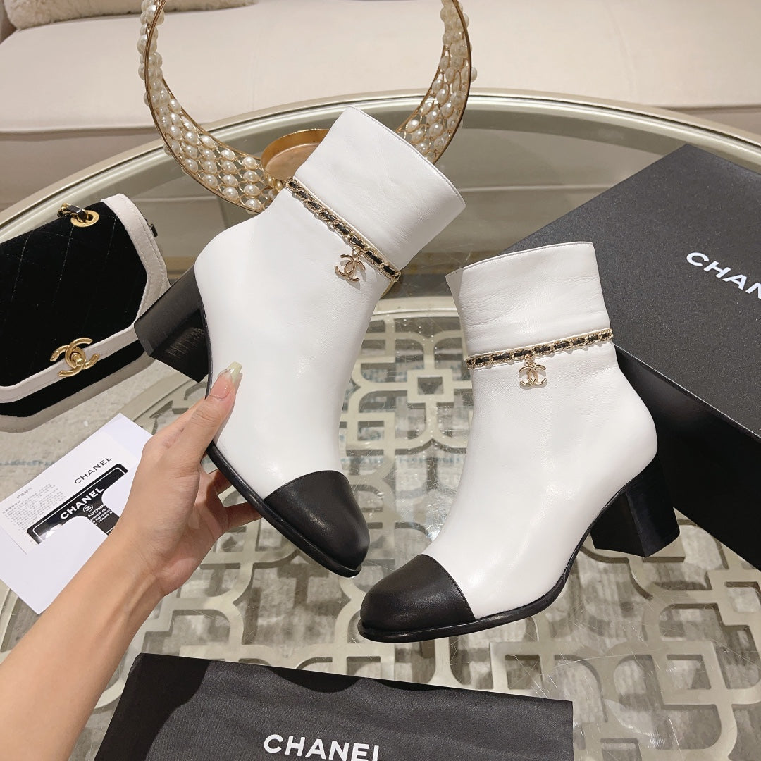 MID-HEEL ANKLE BOOTS IN WHITE SMOOTH CALFSKIN - 35