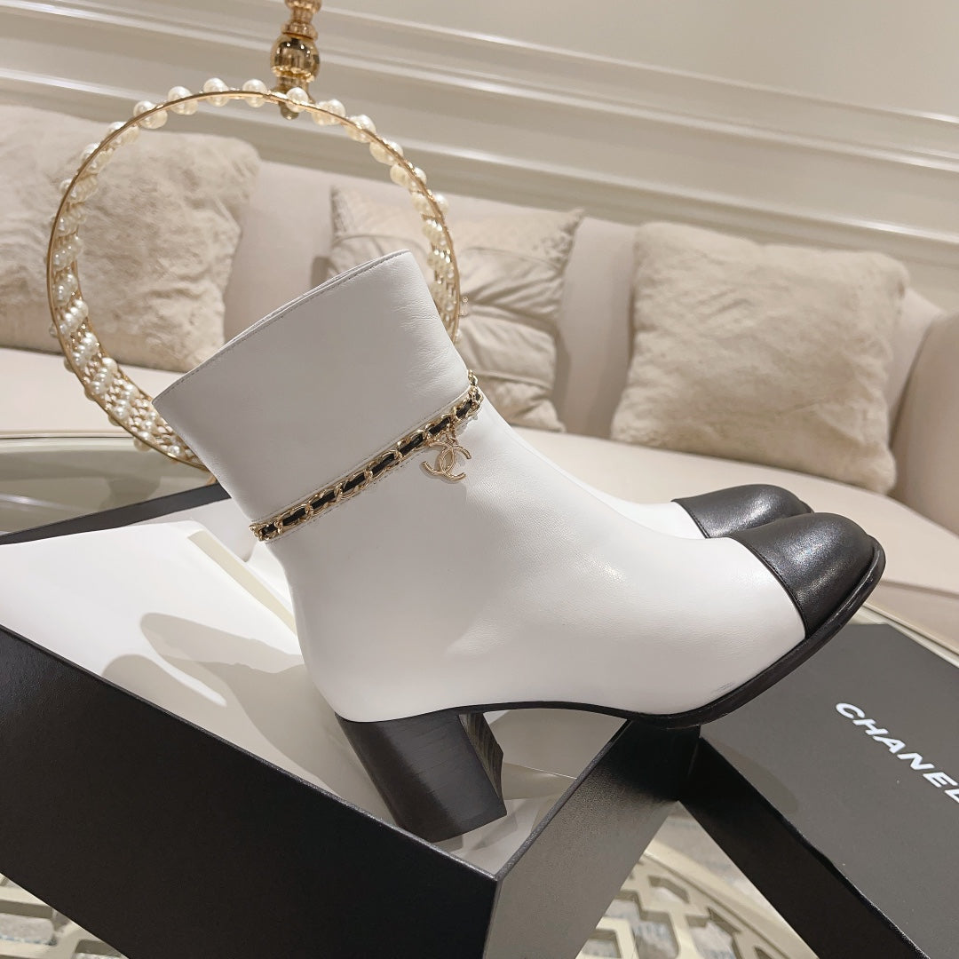 MID-HEEL ANKLE BOOTS IN WHITE SMOOTH CALFSKIN - 35