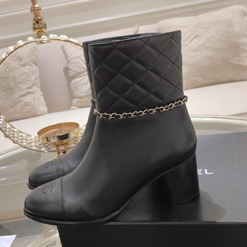 MID-HEEL ANKLE BOOTS IN BLACK CALFSKIN - 35