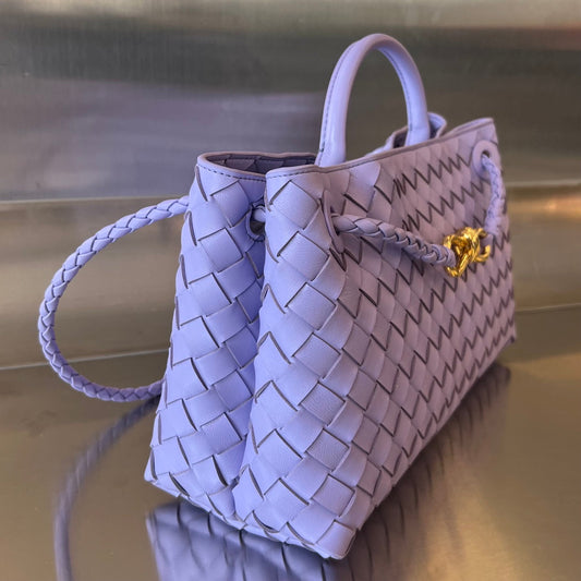 SMALL ANDIAMO 29 IN LIGHT PURPLE LAMBSKIN