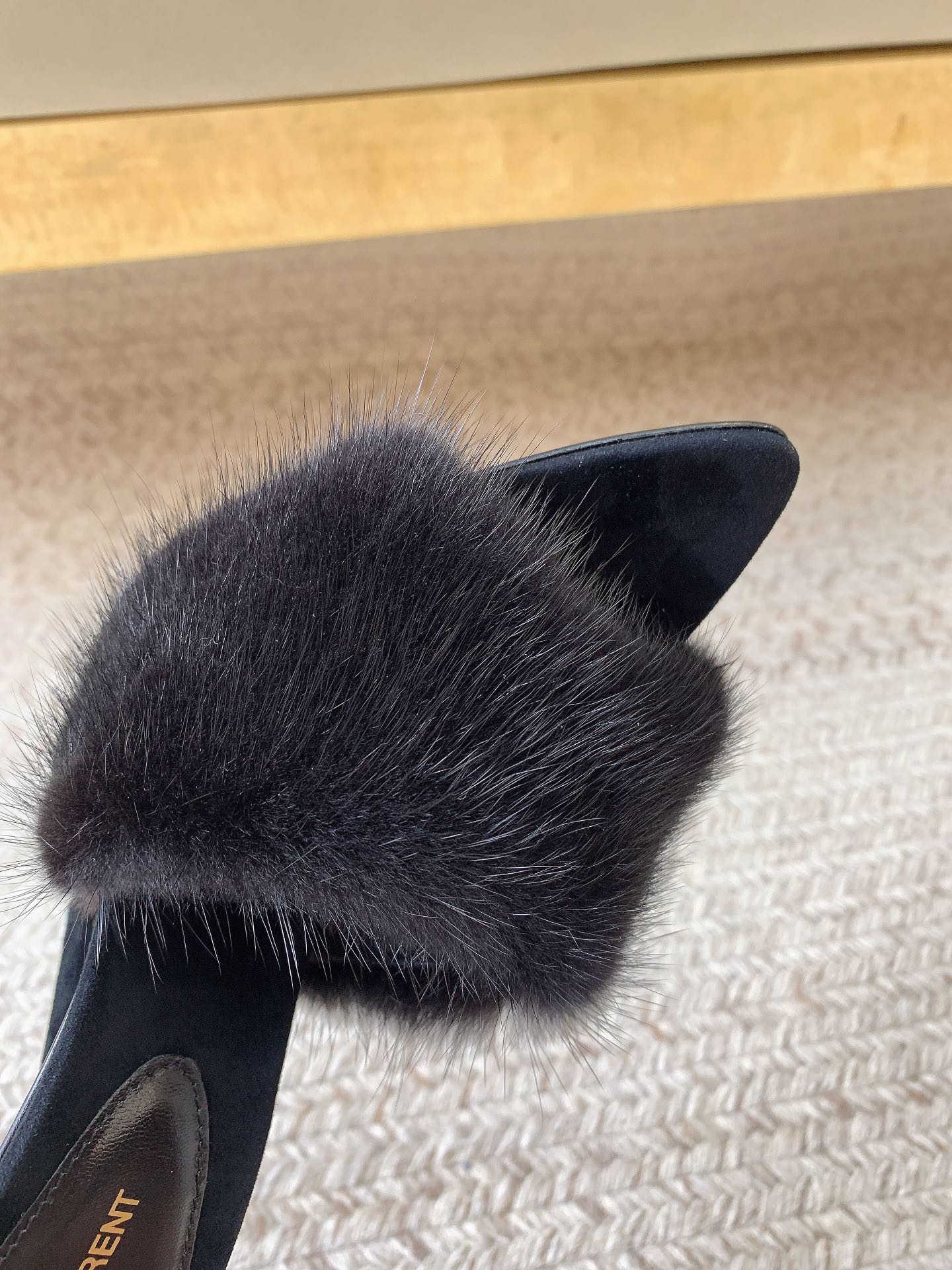 LA 16 HEELED MULES IN BLACK RABBIT FUR AND SMOOTH LAMBSKIN - 34