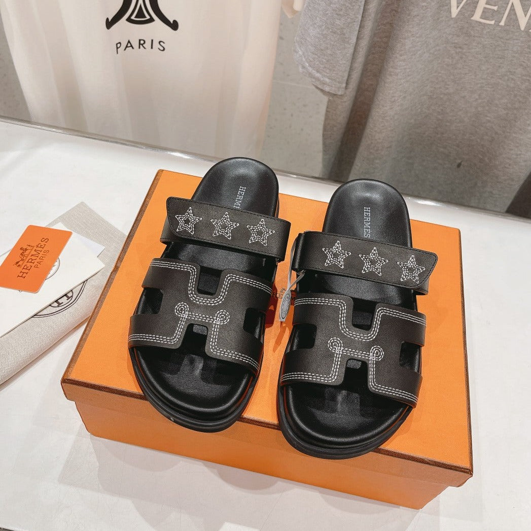 STAR-PATTERNED SANDAL BLACK  CALFSKIN - 34