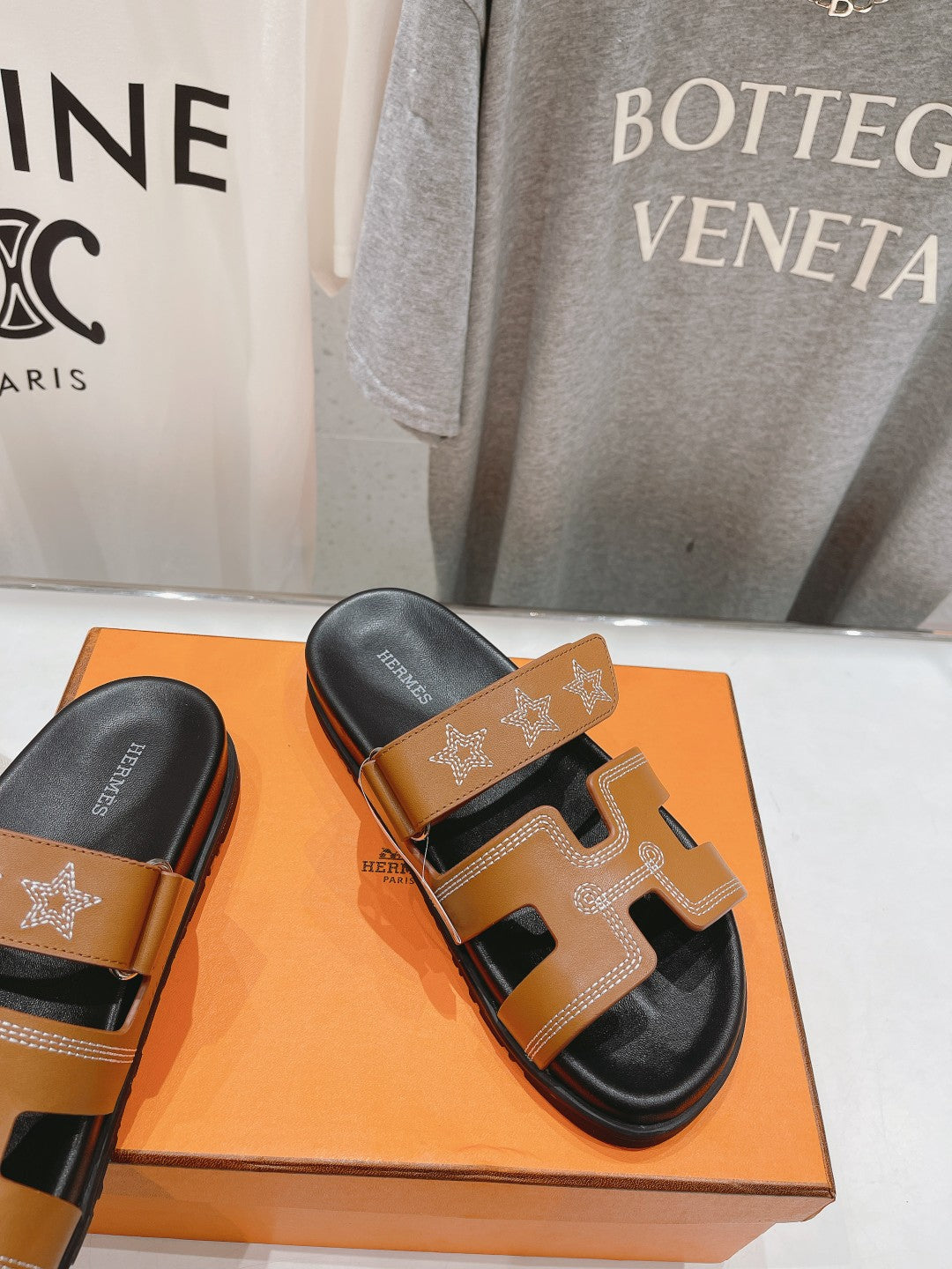 STAR-PATTERNED SANDAL BLACK AND CARAMEL CALFSKIN - 34